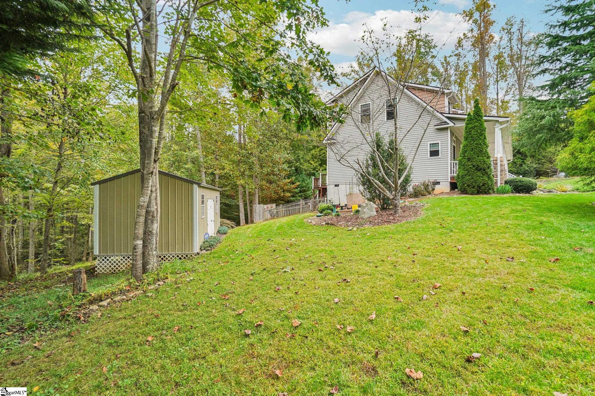 813 Beech Tree Place Hendersonville, NC 28792-8081