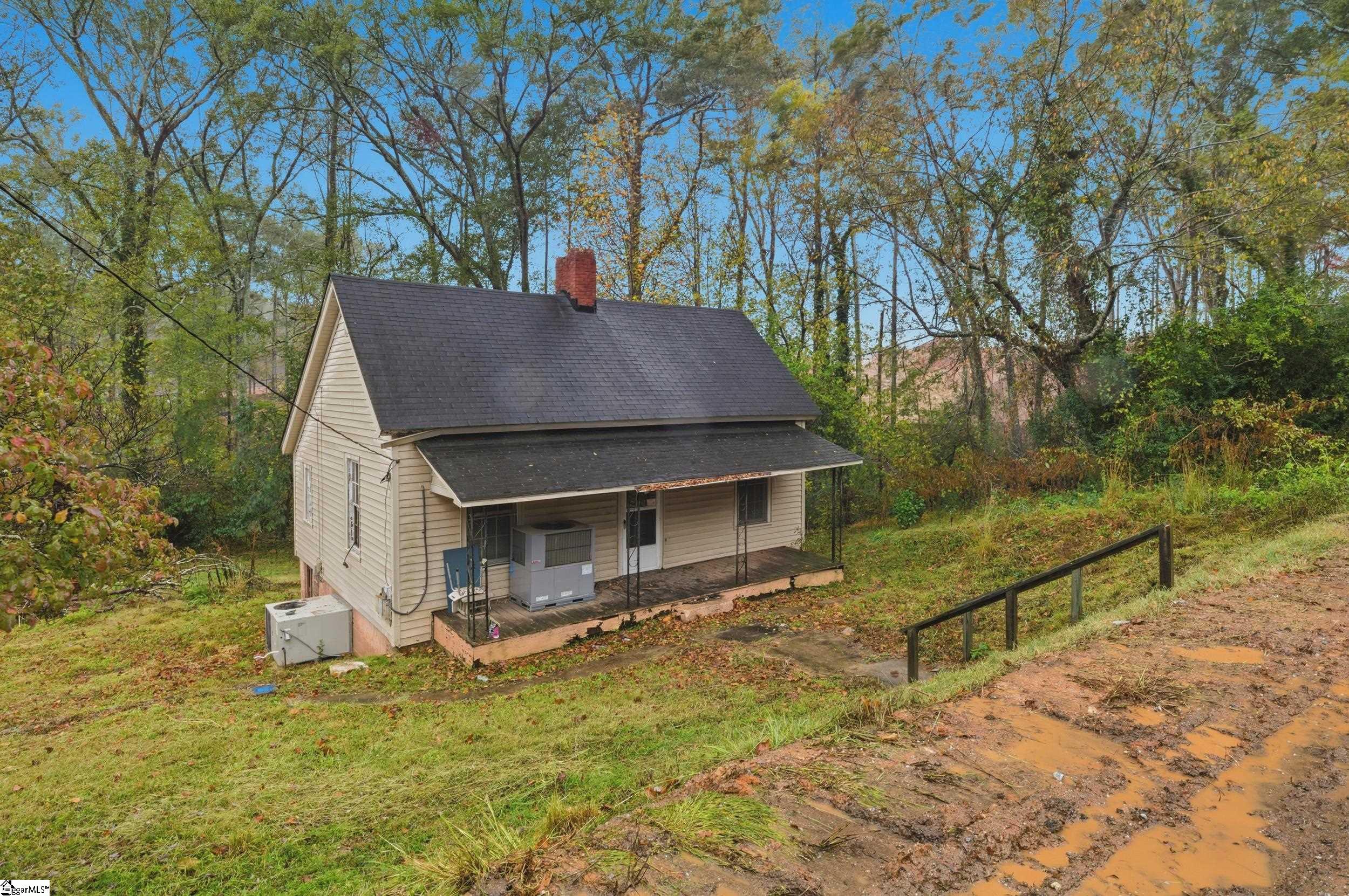 Homes for sale in Pelzer, SC | 14 Blake St, Pelzer, SC 29669 | MLS# 1573401