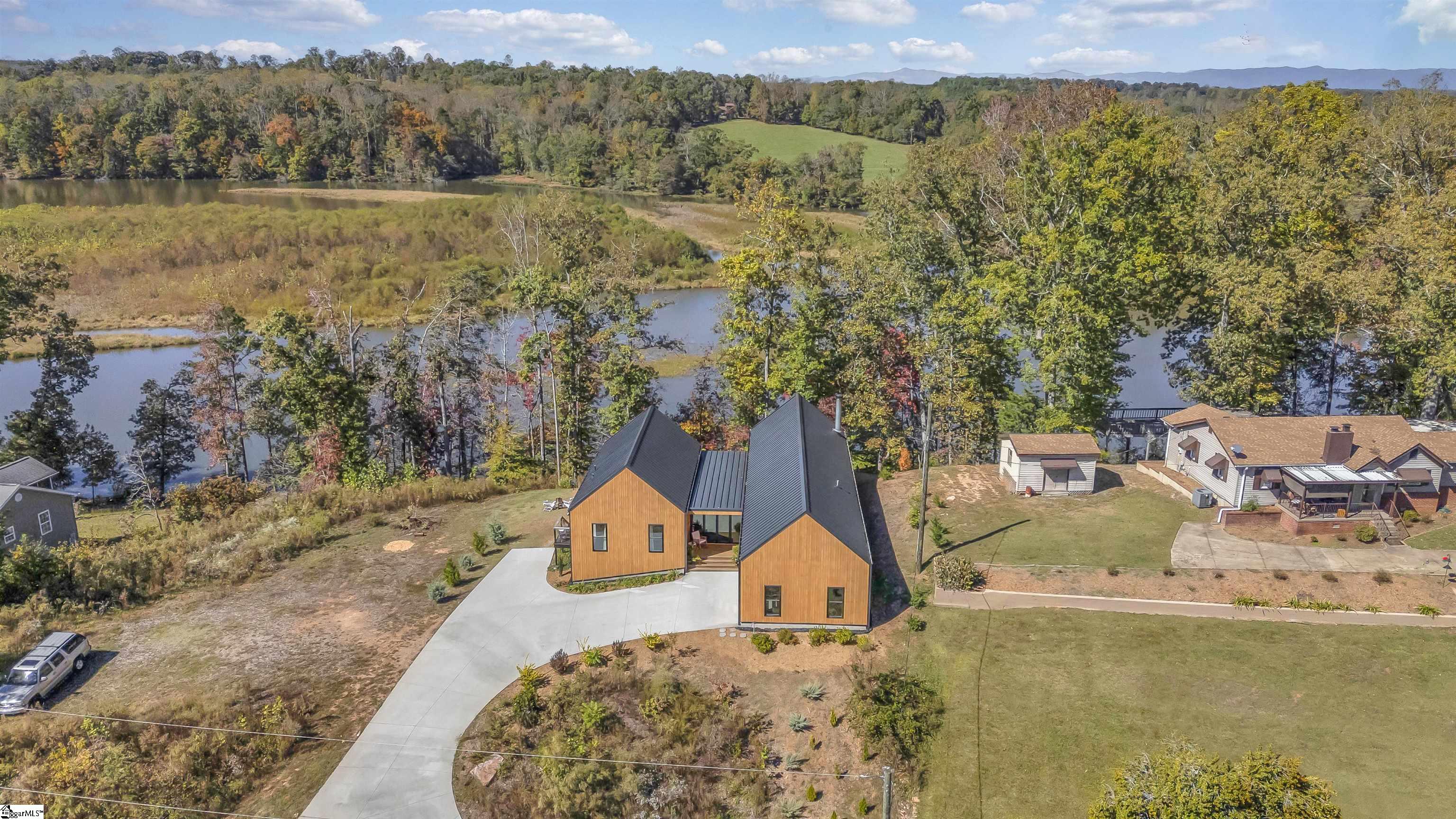 Homes for sale in Greenville, SC | 562 Club Dr, Greenville, SC 29611 | MLS# 1573560