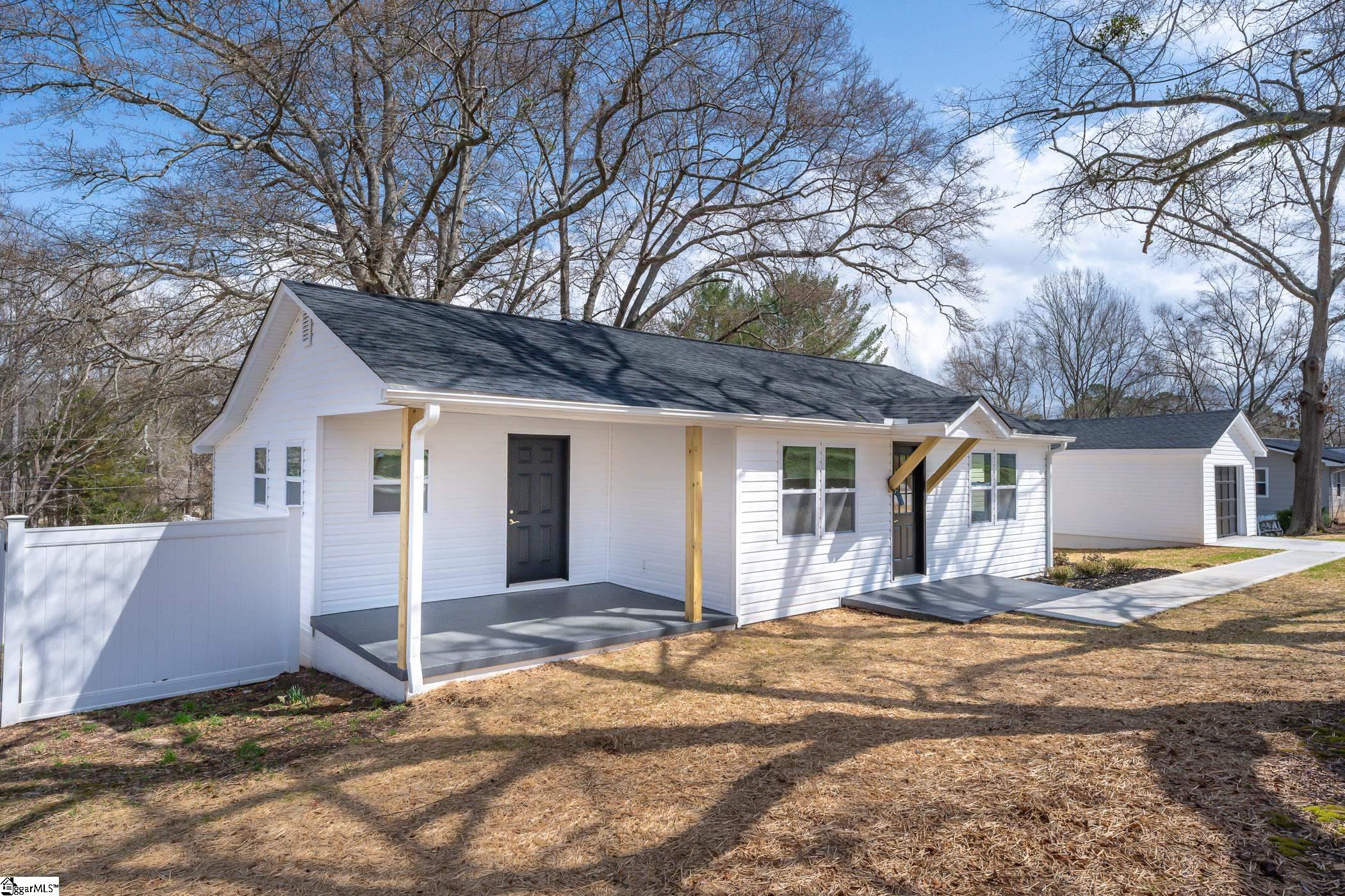 Homes for sale in Landrum, SC | 509 S Bomar Ave, Landrum, SC 29356 | MLS# 1573973