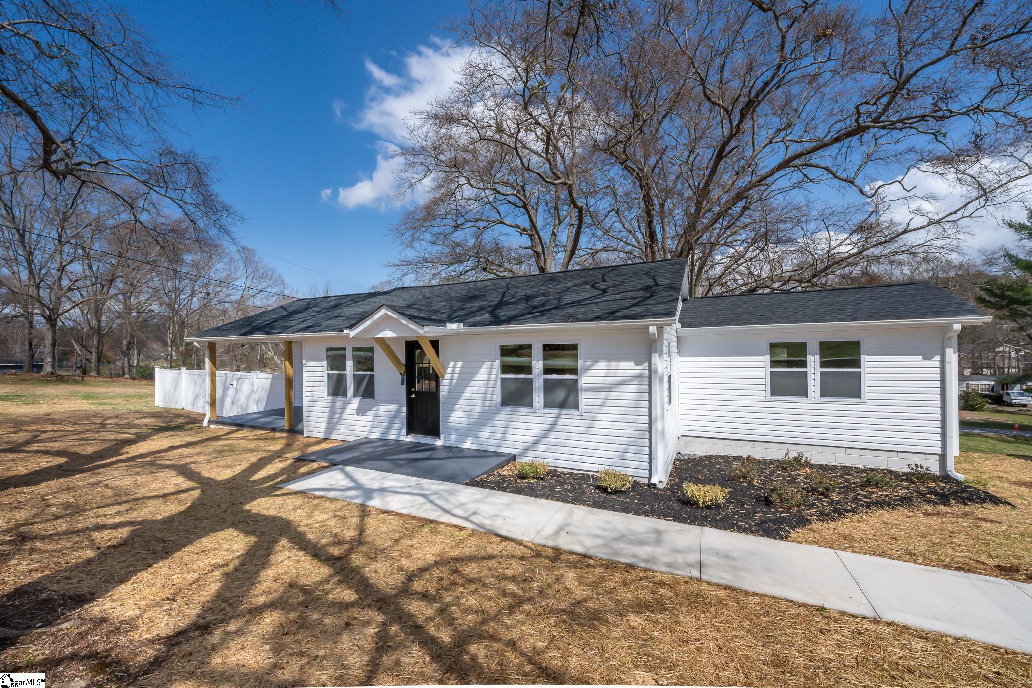 Homes for sale in Landrum, SC | 509 S Bomar Ave, Landrum, SC 29356 | MLS# 1573973