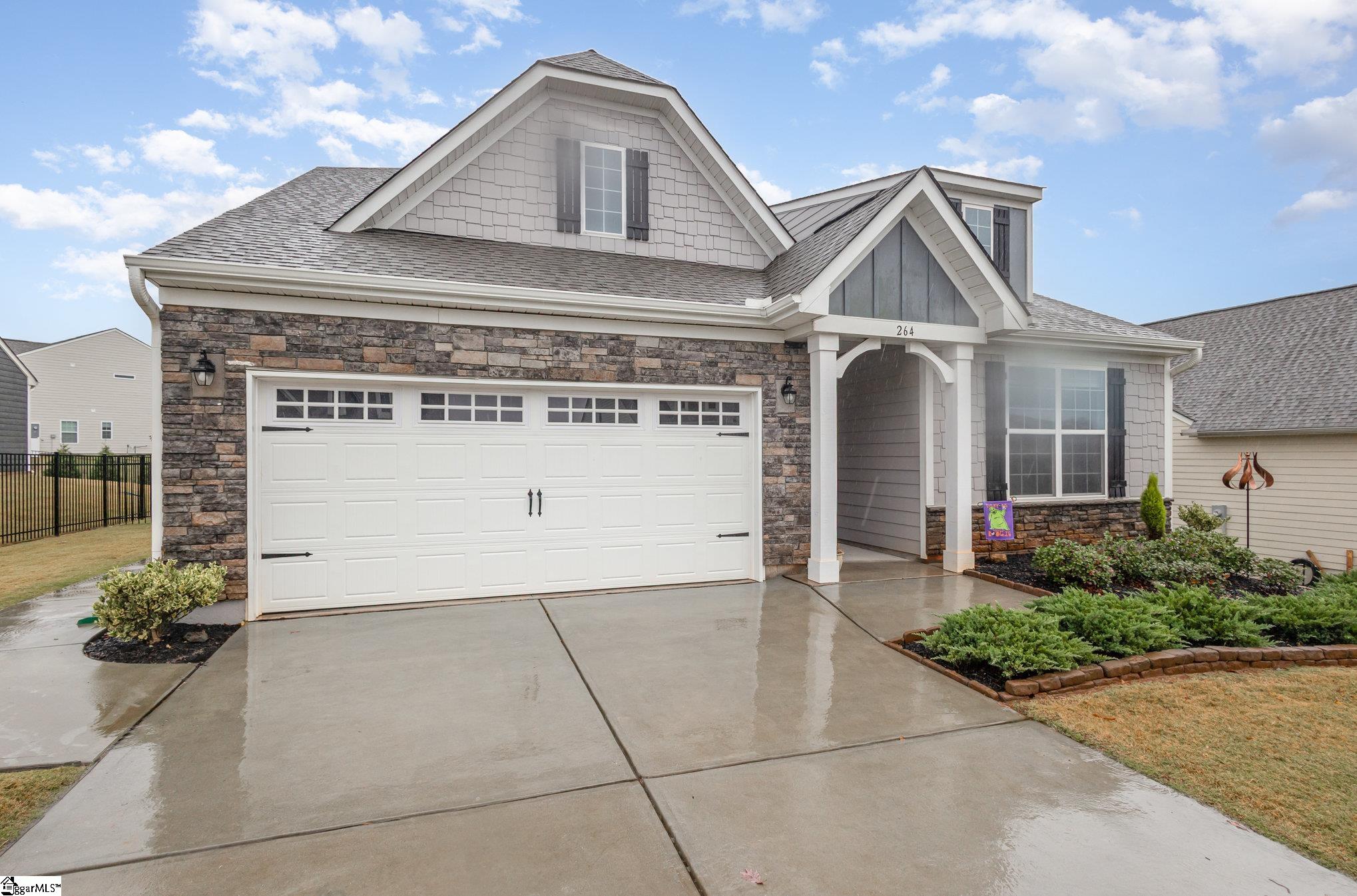 Homes for sale in Taylors, SC | 264 Double Crest Dr, Taylors, SC 29687 | MLS# 1574070