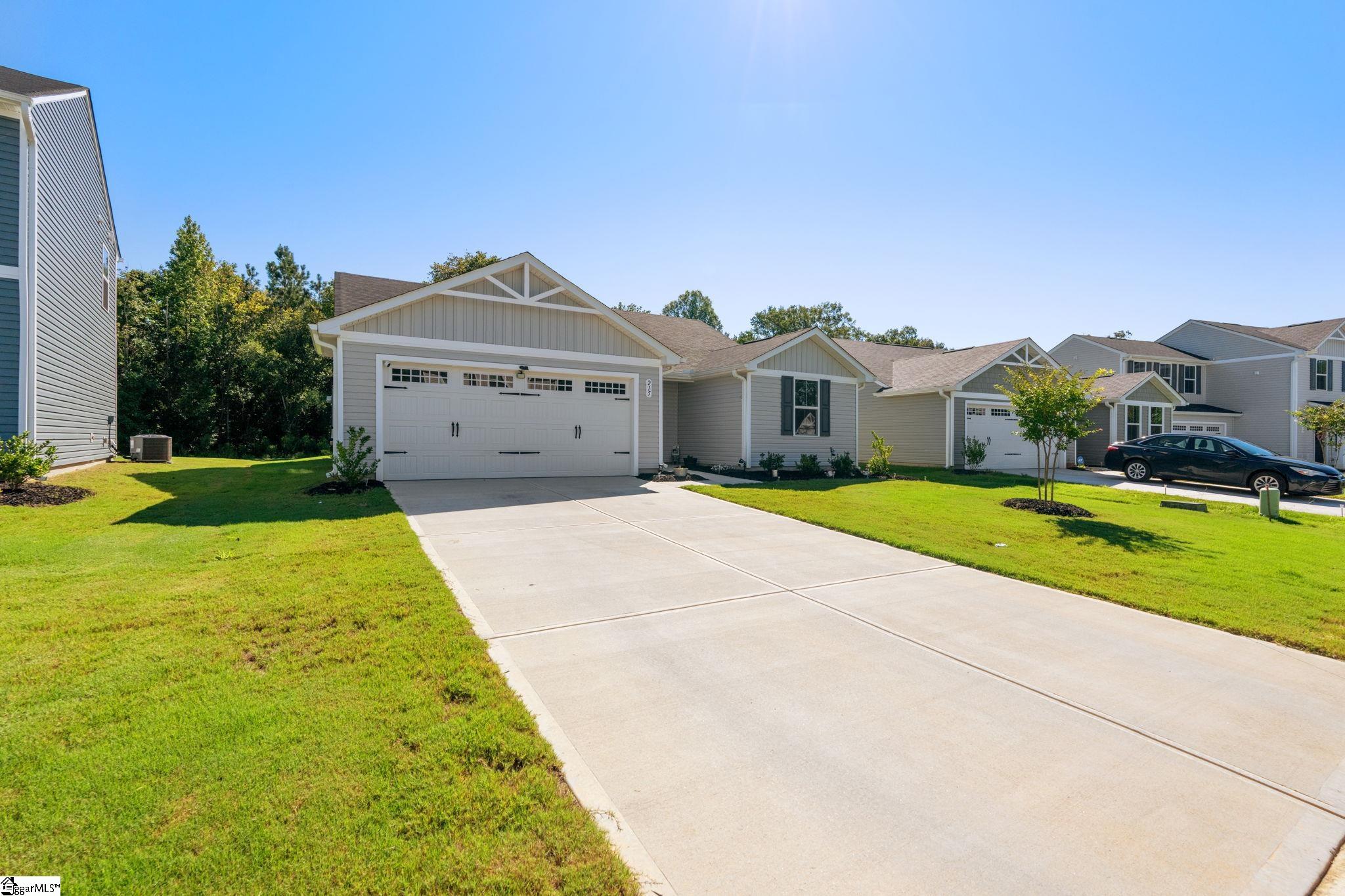 Homes for sale in Clinton, SC | 215 Highland Station Dr, Clinton, SC 29325 | MLS# 1574261