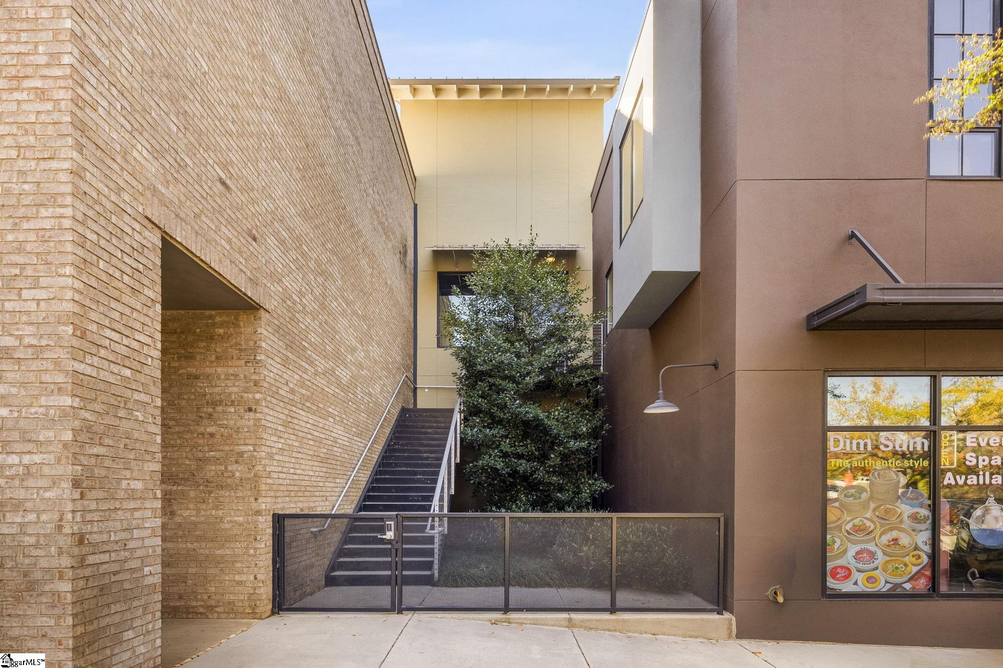 Homes for sale in Greenville, SC | 500 E Mcbee Ave #Unit 5209, Greenville, SC 29601 | MLS# 1574517