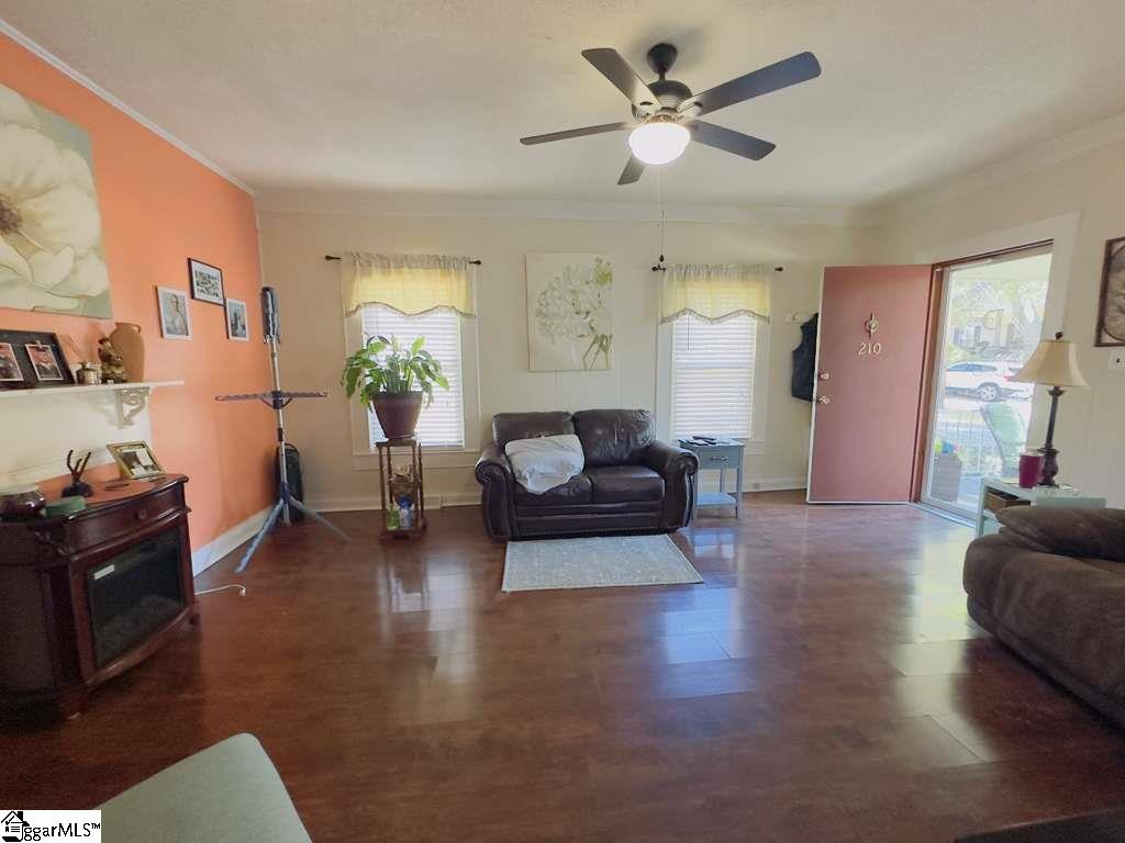 Homes for sale in Simpsonville, SC | 210 Iselin St, Simpsonville, SC 29681 | MLS# 1574535