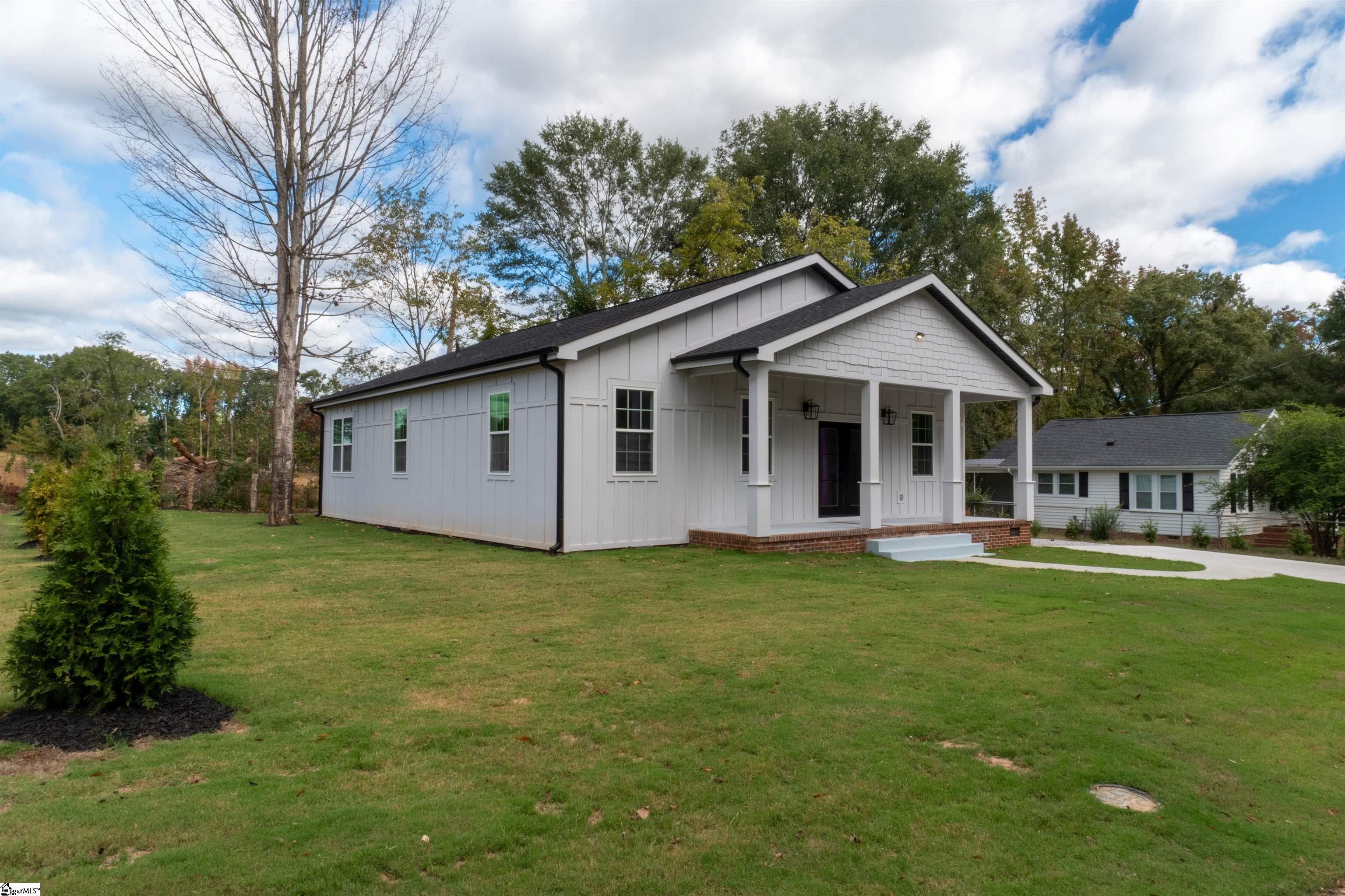 Homes for sale in Simpsonville, SC | 103 Perry Ave, Simpsonville, SC 29681 | MLS# 1574830