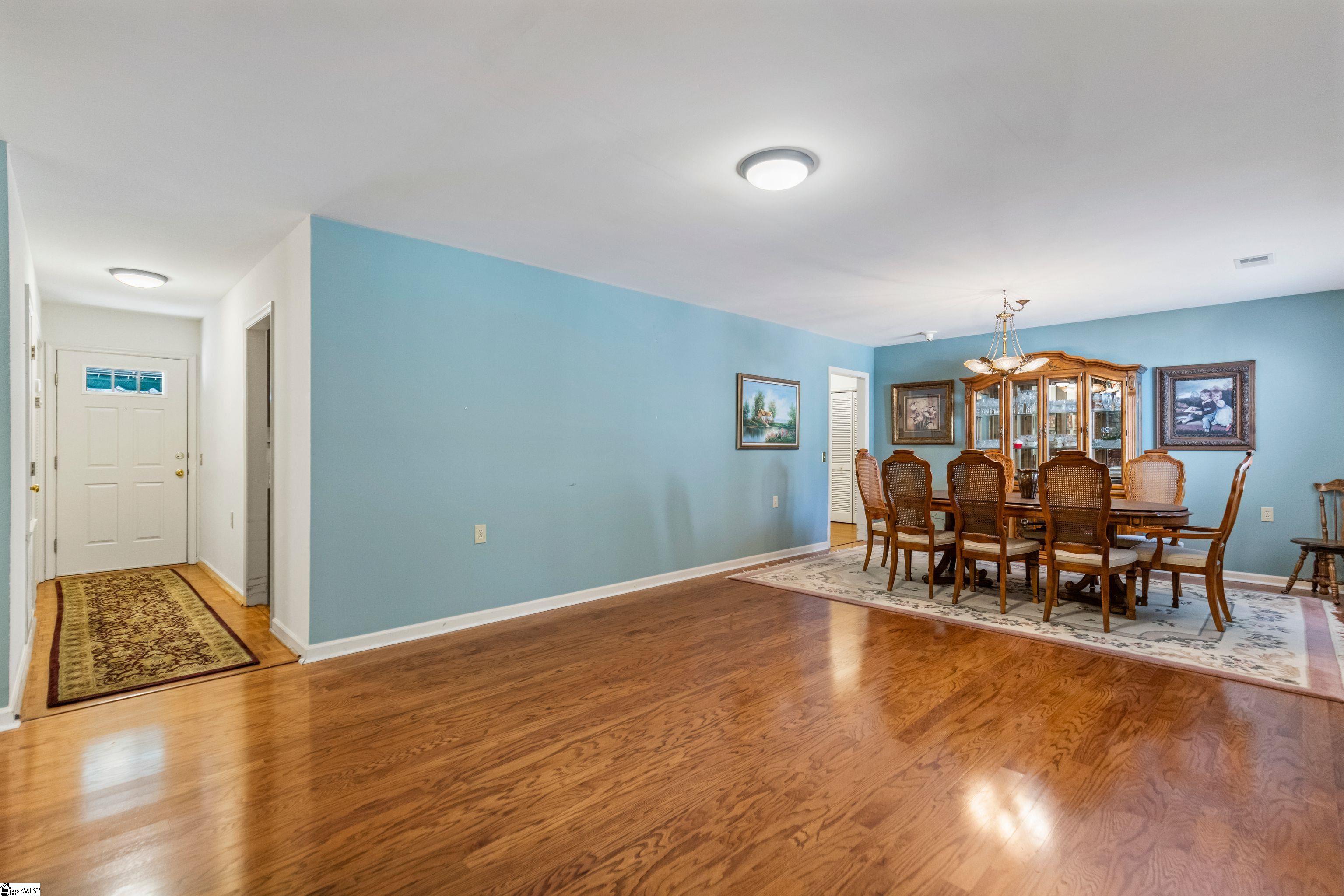 Homes for sale in Greenville, SC | 112 N Woodgreen Way, Greenville, SC 29615 | MLS# 1574837