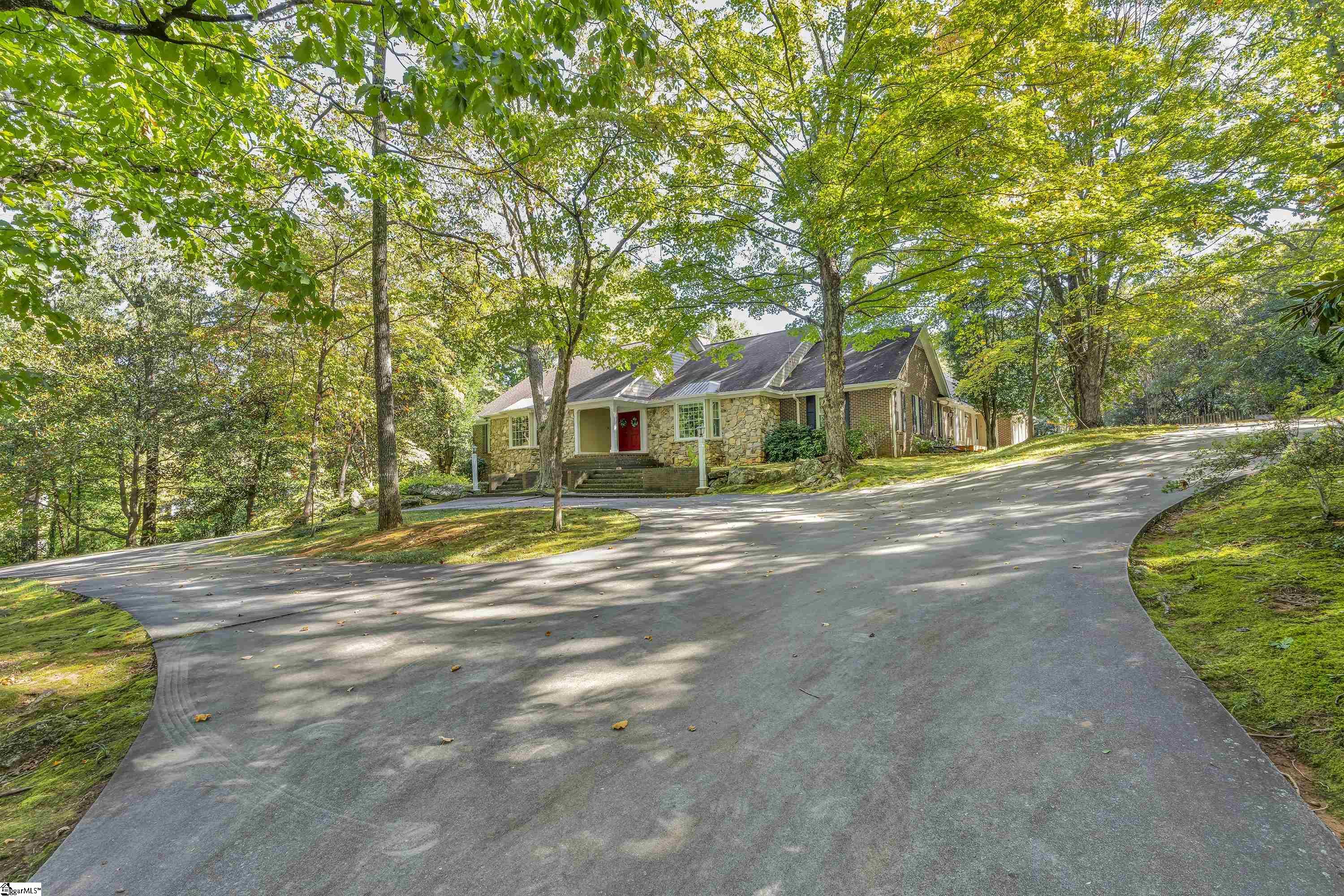 Homes for sale in Greenville, SC | 102 Graystone Rd, Greenville, SC 29615 | MLS# 1574879