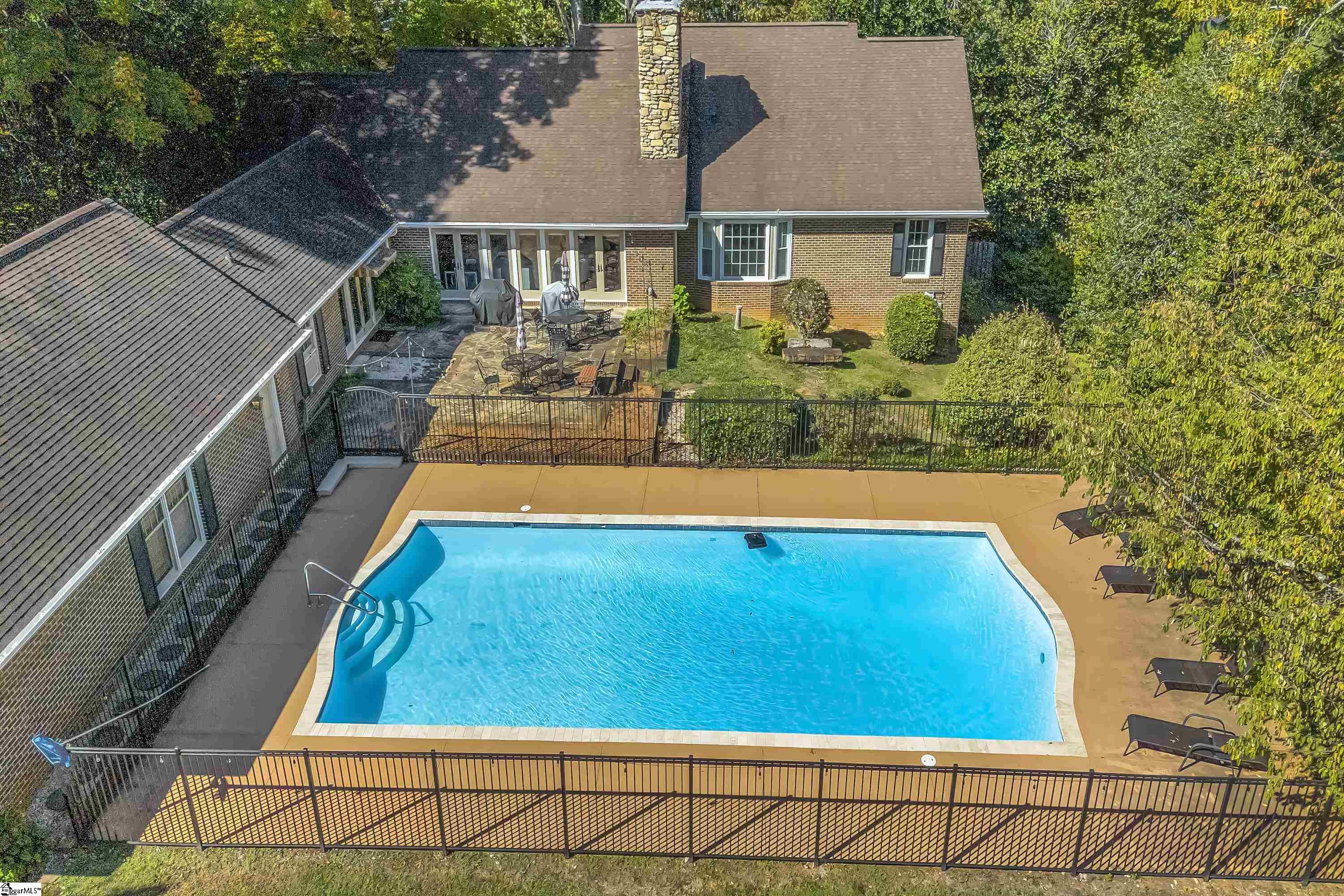 Homes for sale in Greenville, SC | 102 Graystone Rd, Greenville, SC 29615 | MLS# 1574879