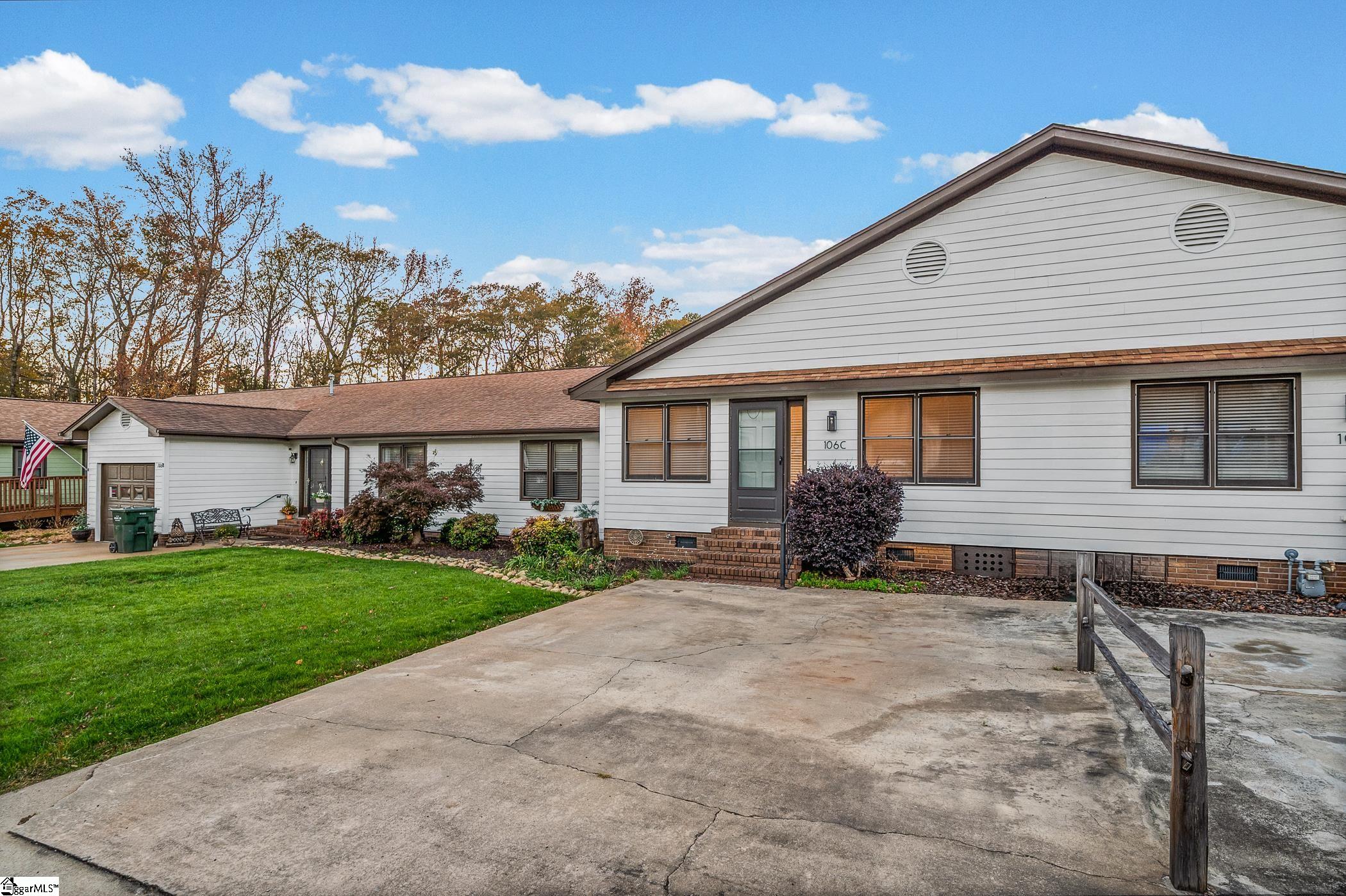 Homes for sale in Easley, SC | 106 Sunningdale Ct, Easley, SC 29642 | MLS# 1574902