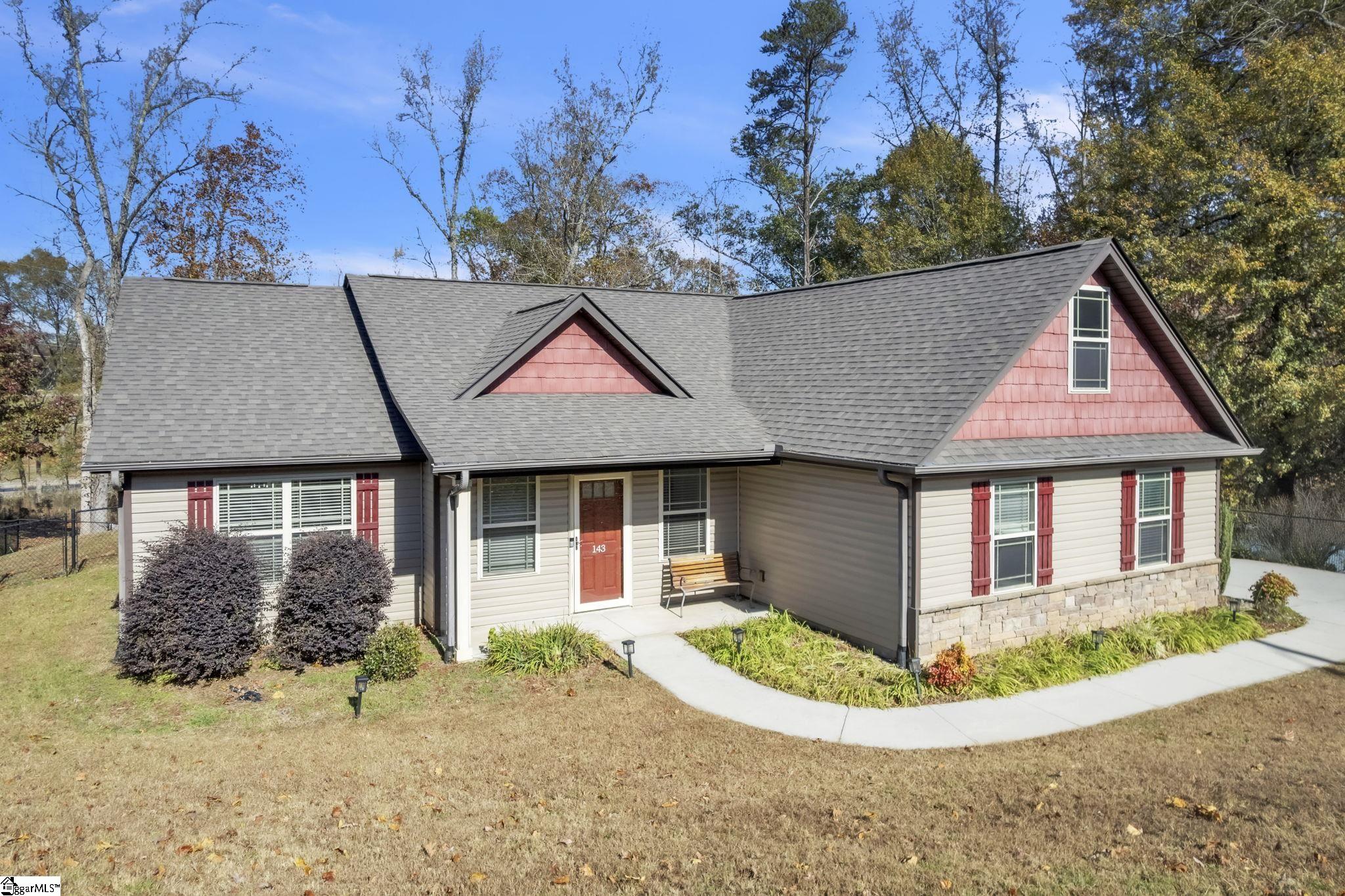 Homes for sale in Greer, SC | 143 Autumn Hill Rd, Greer, SC 29651 | MLS# 1574972