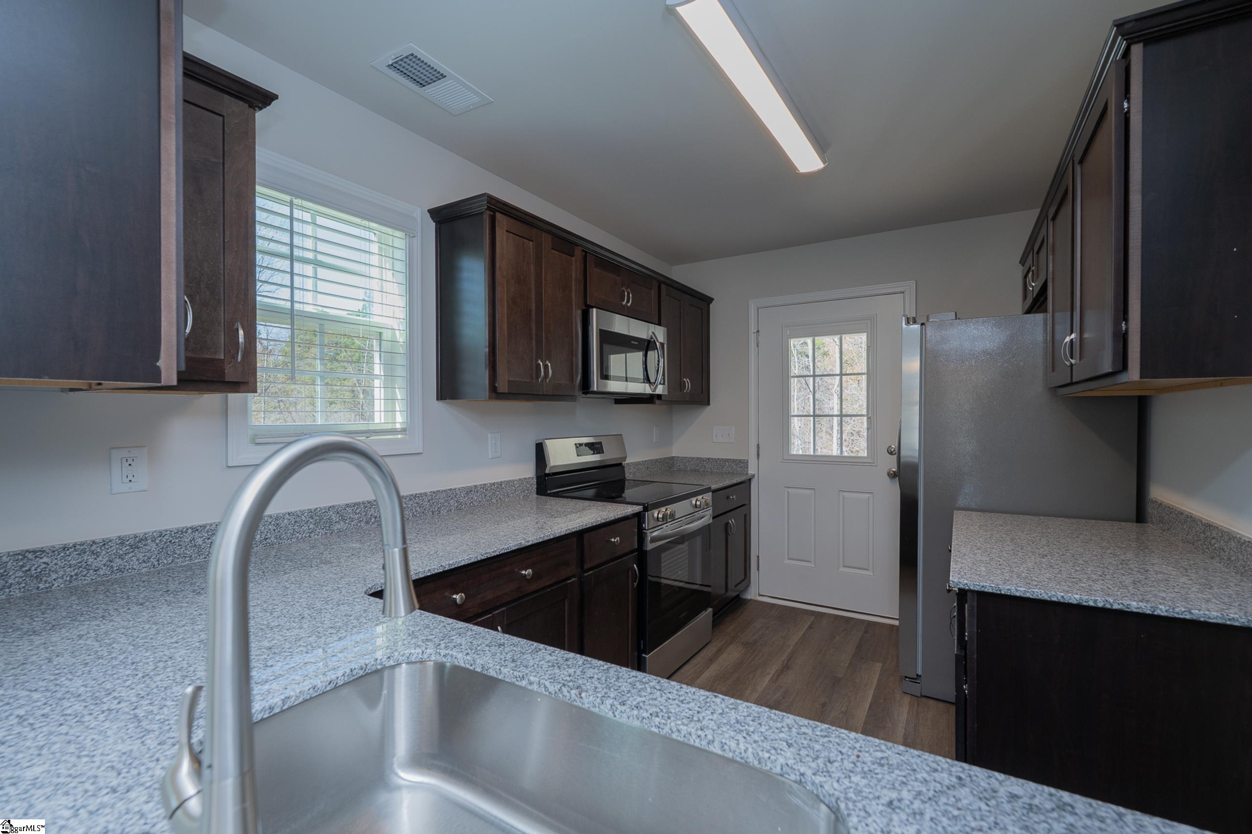 221 Waltham Court Greenville, SC 29617