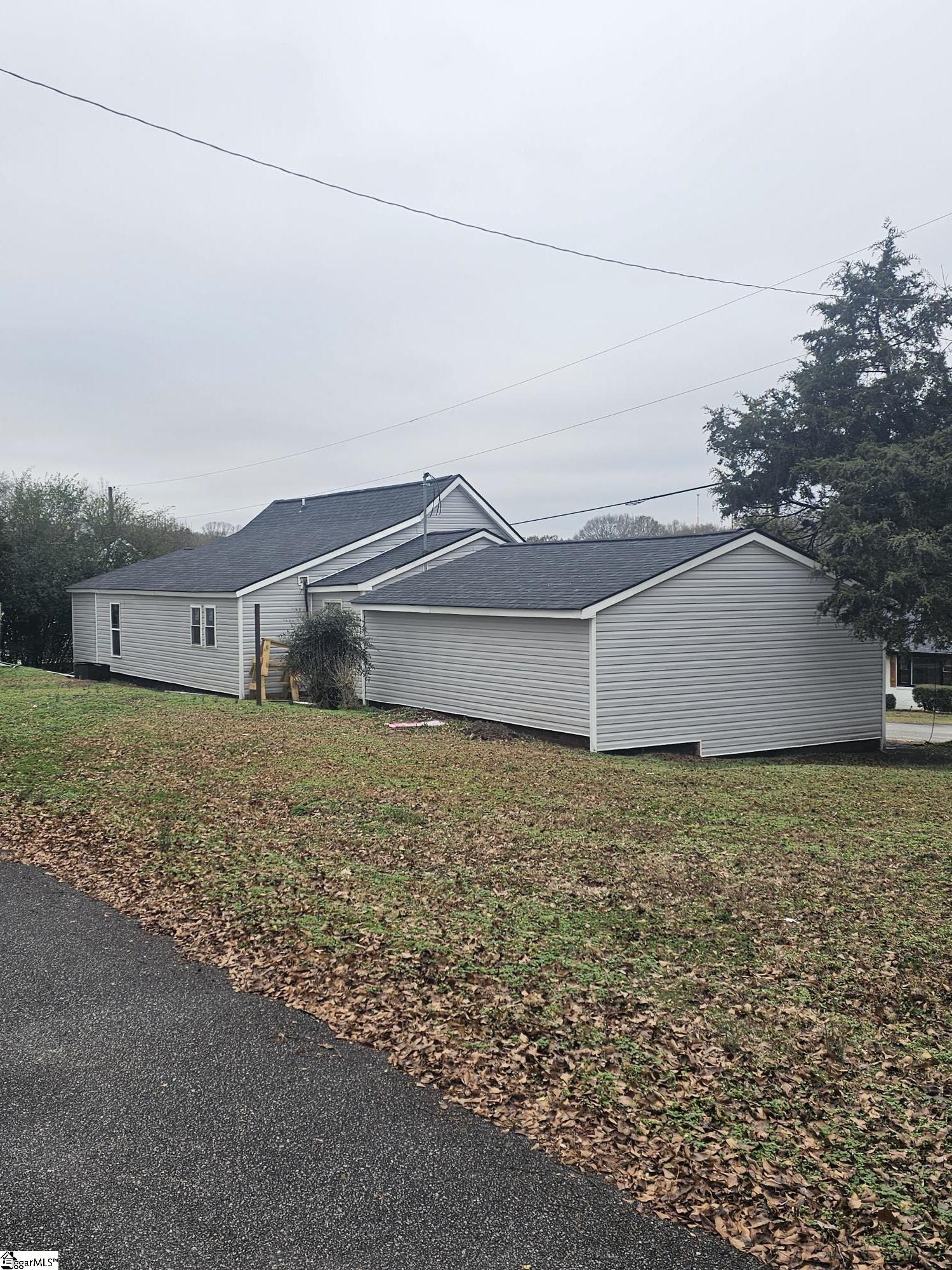 Homes for sale in Piedmont, SC | 1120 Old Bessie Rd, Piedmont, SC 29673 | MLS# 1576222