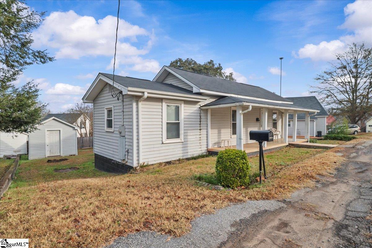 Homes for sale in Liberty, SC | 4 Hunt Ave, Liberty, SC 29657 | MLS# 1576477