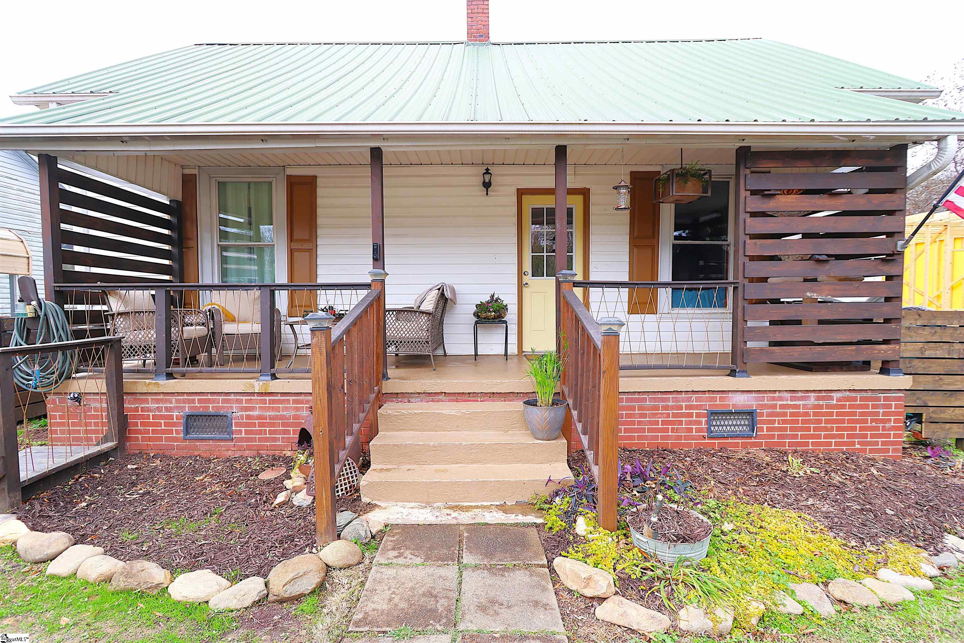 Homes for sale in Clinton, SC | 409 Florence St, Clinton, SC 29325 | MLS# 1576487