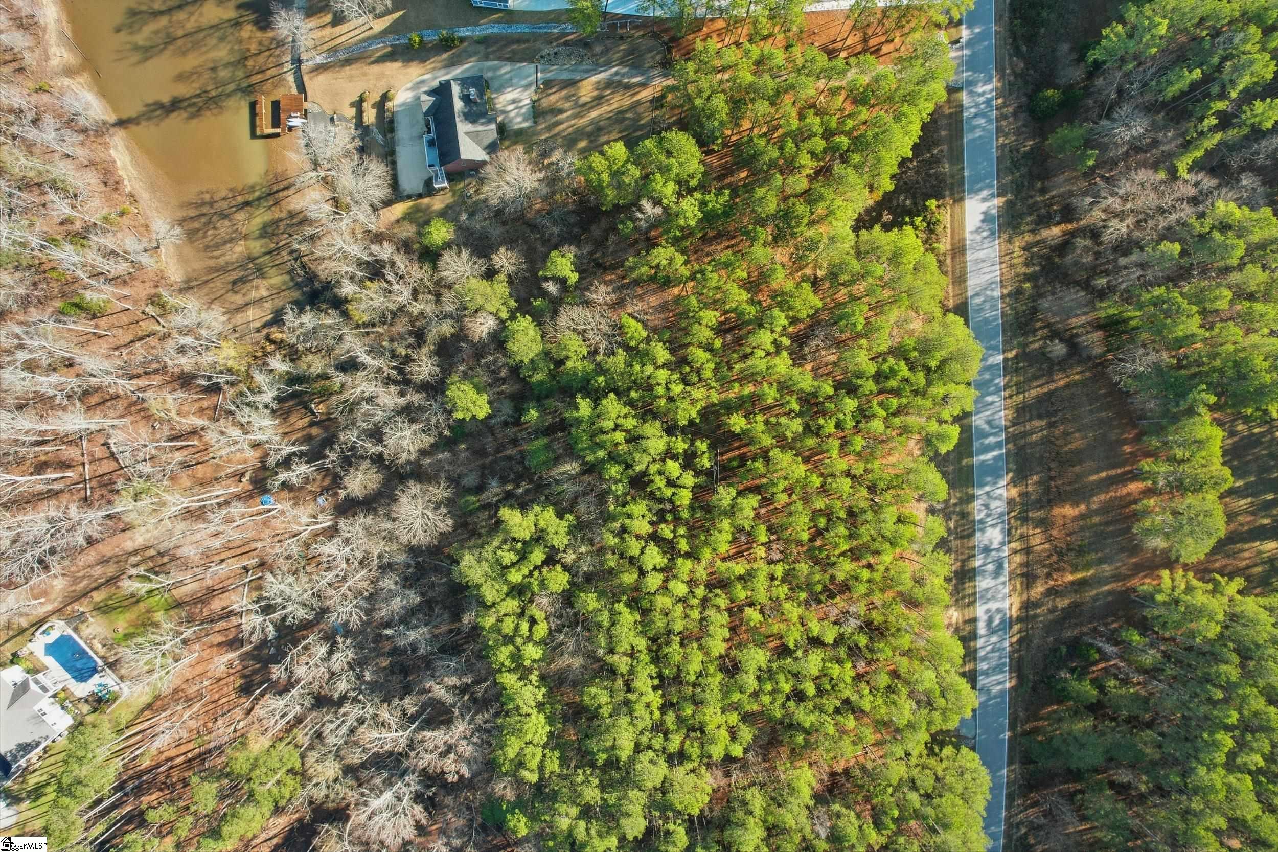 Homes for sale in Hodges, SC | 820 Eagles Harbor Dr, Hodges, SC 29653 | MLS# 1577154