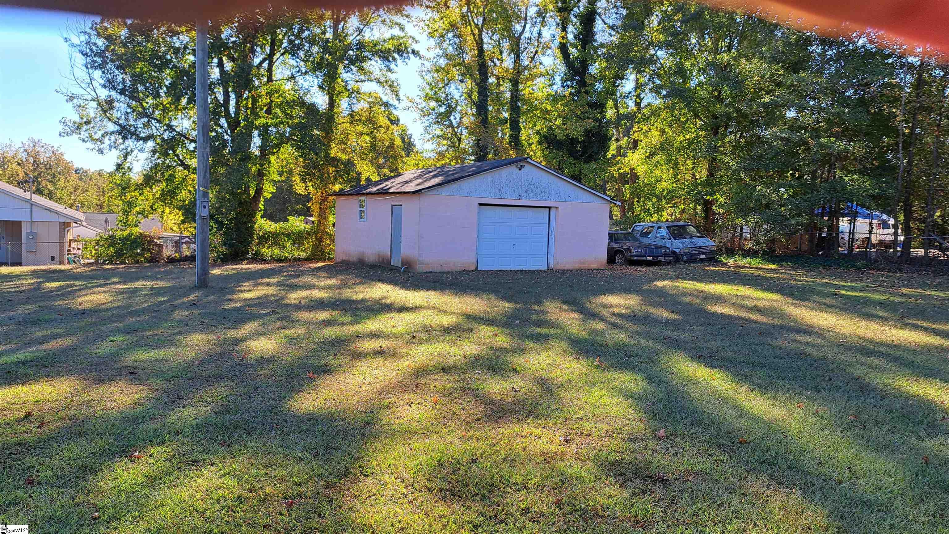 Homes for sale in Greenville, SC | 709 Staunton Bridge Rd, Greenville, SC 29611 | MLS# 1577247