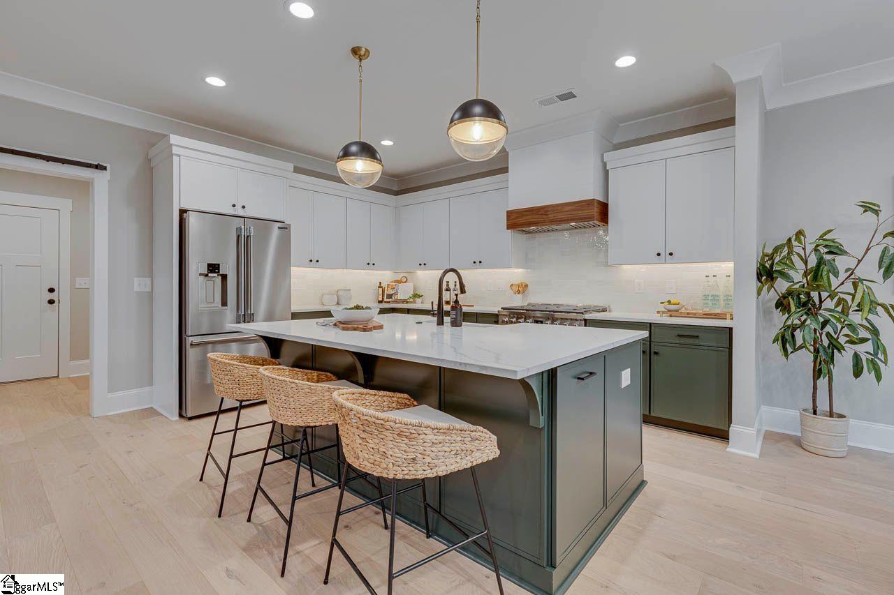 Homes for sale in Greenville, SC | 2329 Old Parker Rd, Greenville, SC 29609 | MLS# 1577401