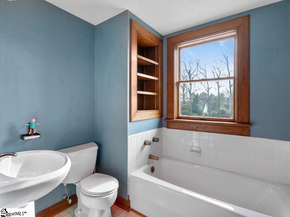 44 Bickford Avenue Tryon, NC 28782
