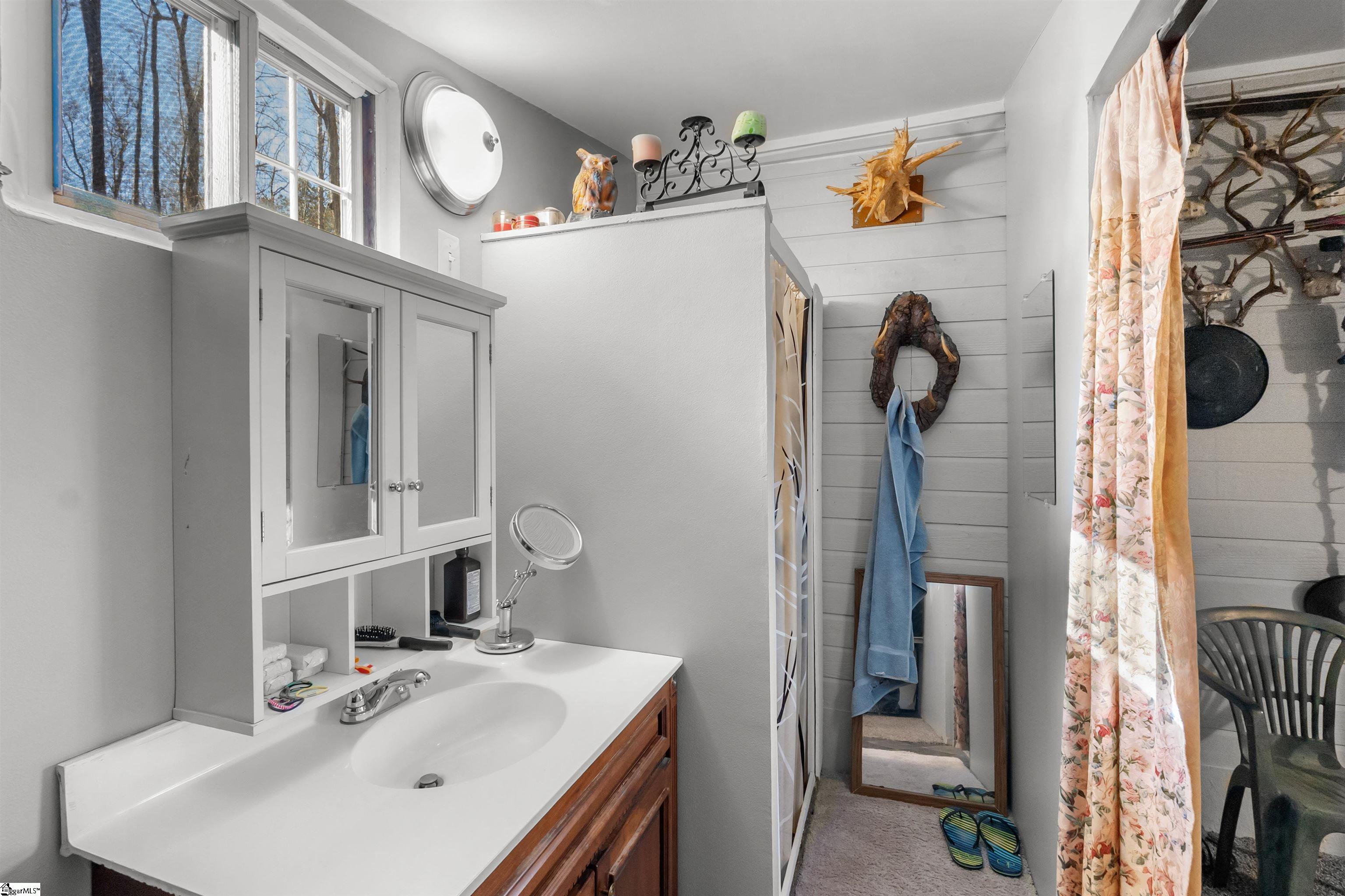 Homes for sale in Gray Court, SC | 413 Edisto Rd, Gray Court, SC 29645 | MLS# 1578191