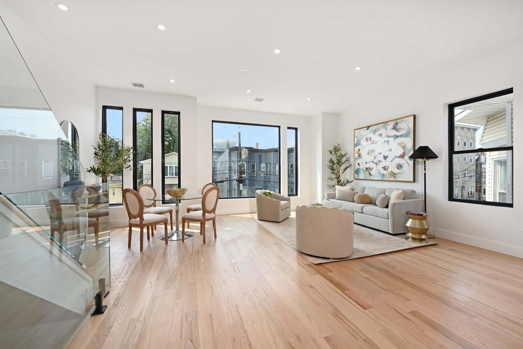 262 WEBSTER AVE Unit: 2