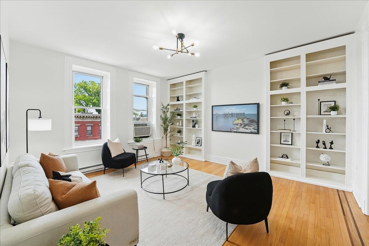 821 WASHINGTON ST Unit: 5