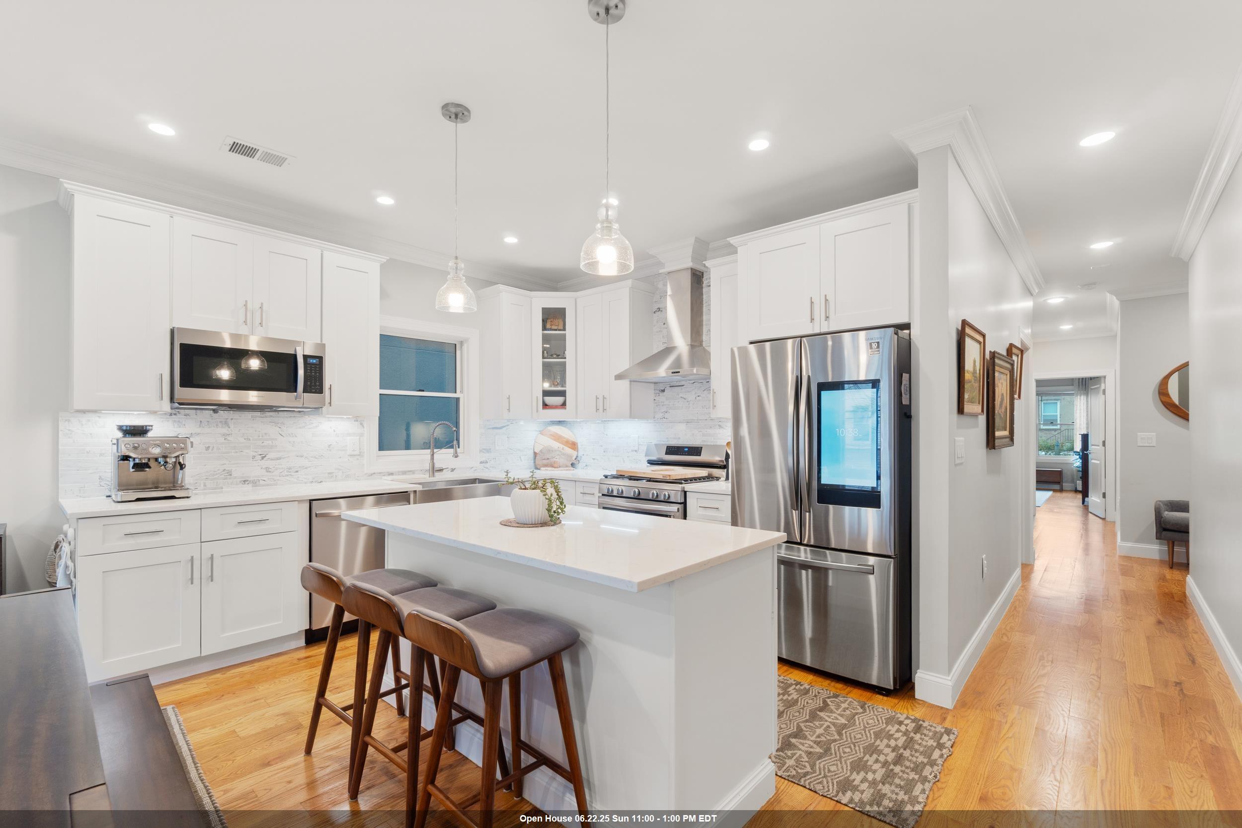 1163 SUMMIT AVE Unit: 1