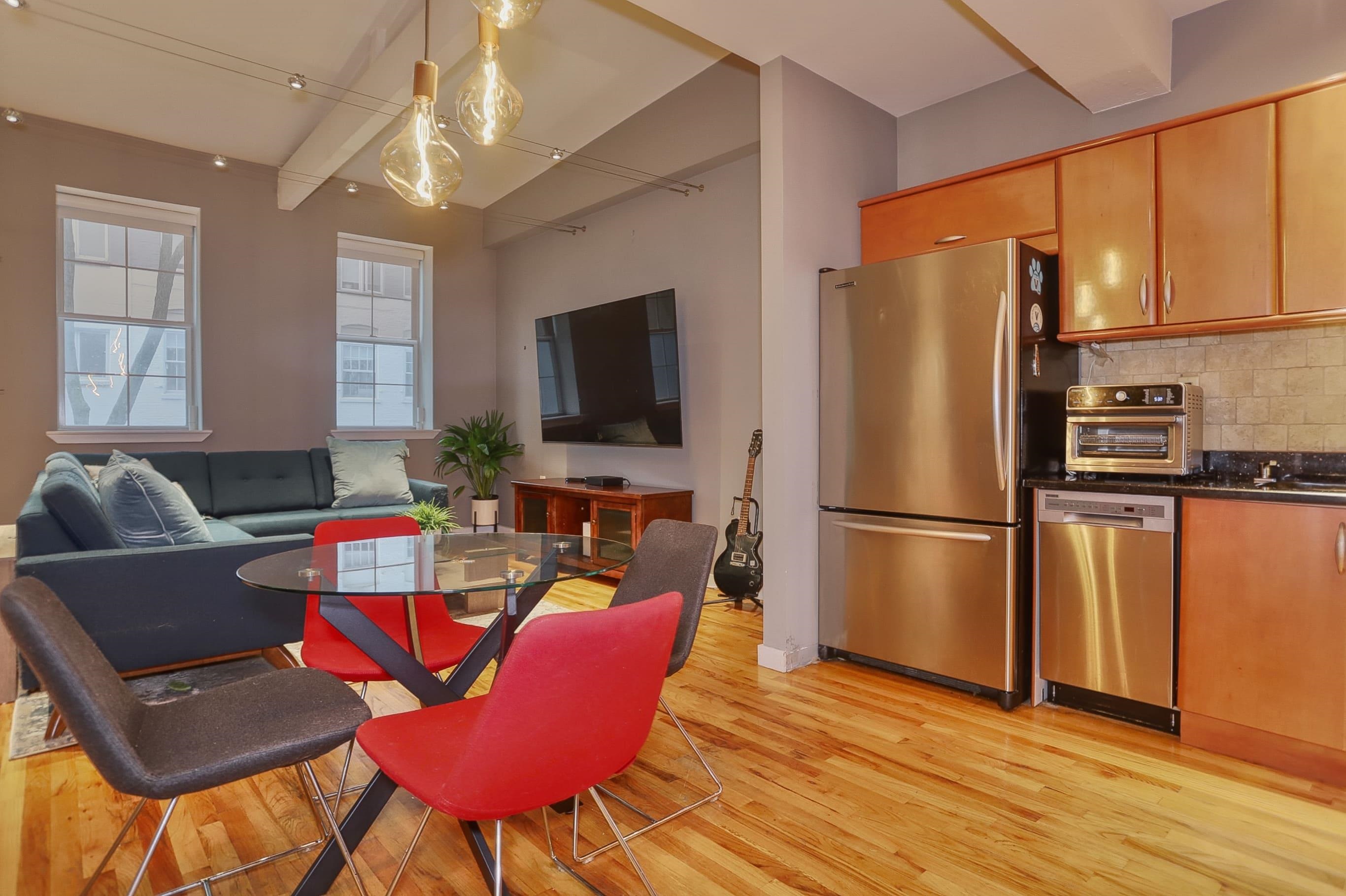 1034 CLINTON ST Unit: 208