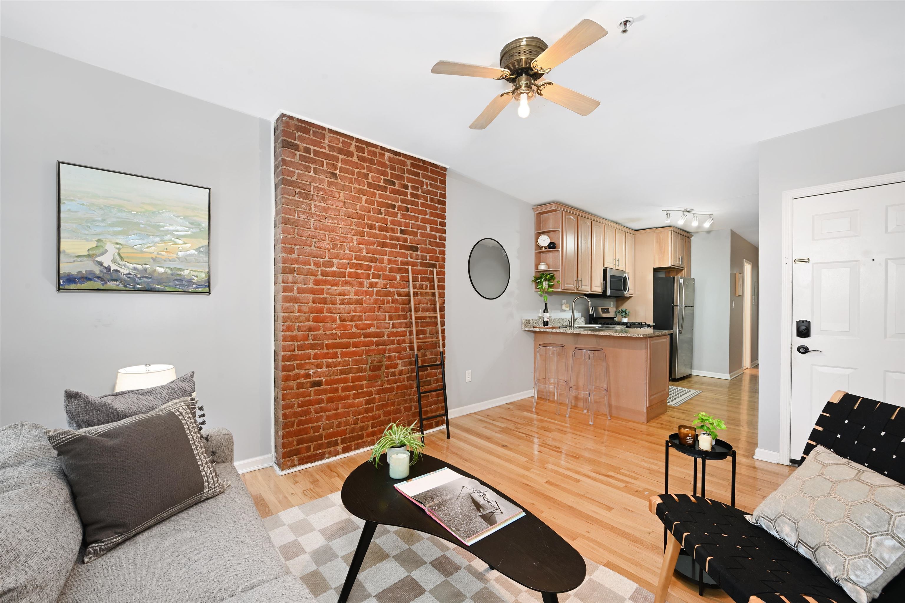 124 MADISON ST Unit: 3L