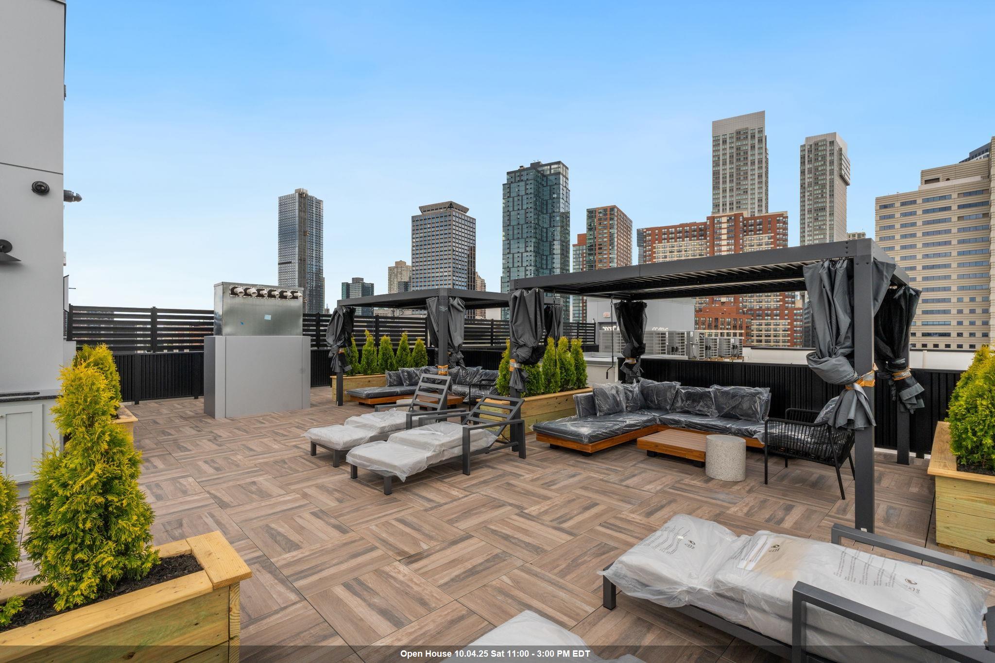 139 CHRISTOPHER COLUMBUS DR Unit: 409