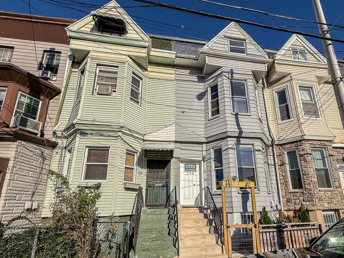 258 A FAIRMOUNT AVE