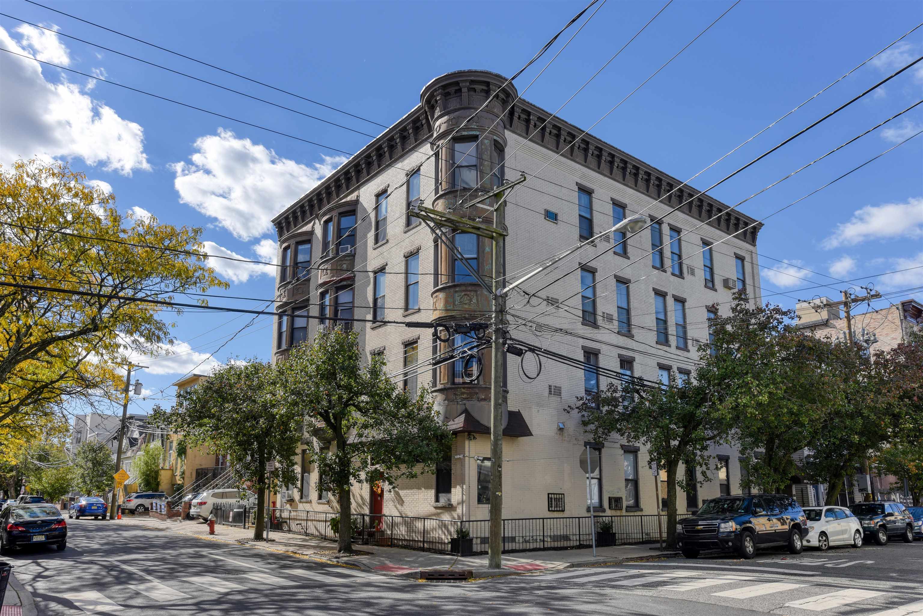 193 OGDEN AVE Unit: 4B