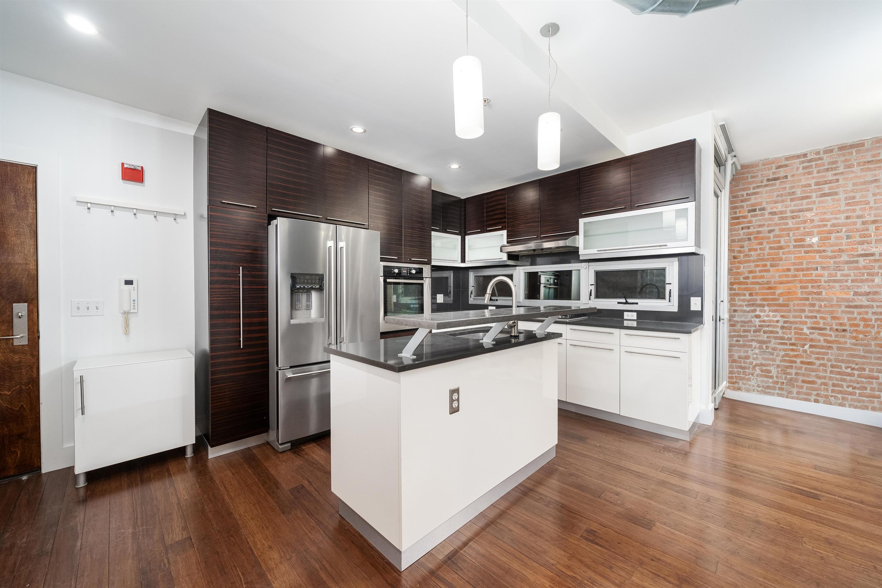 650 MONTGOMERY ST Unit: 306