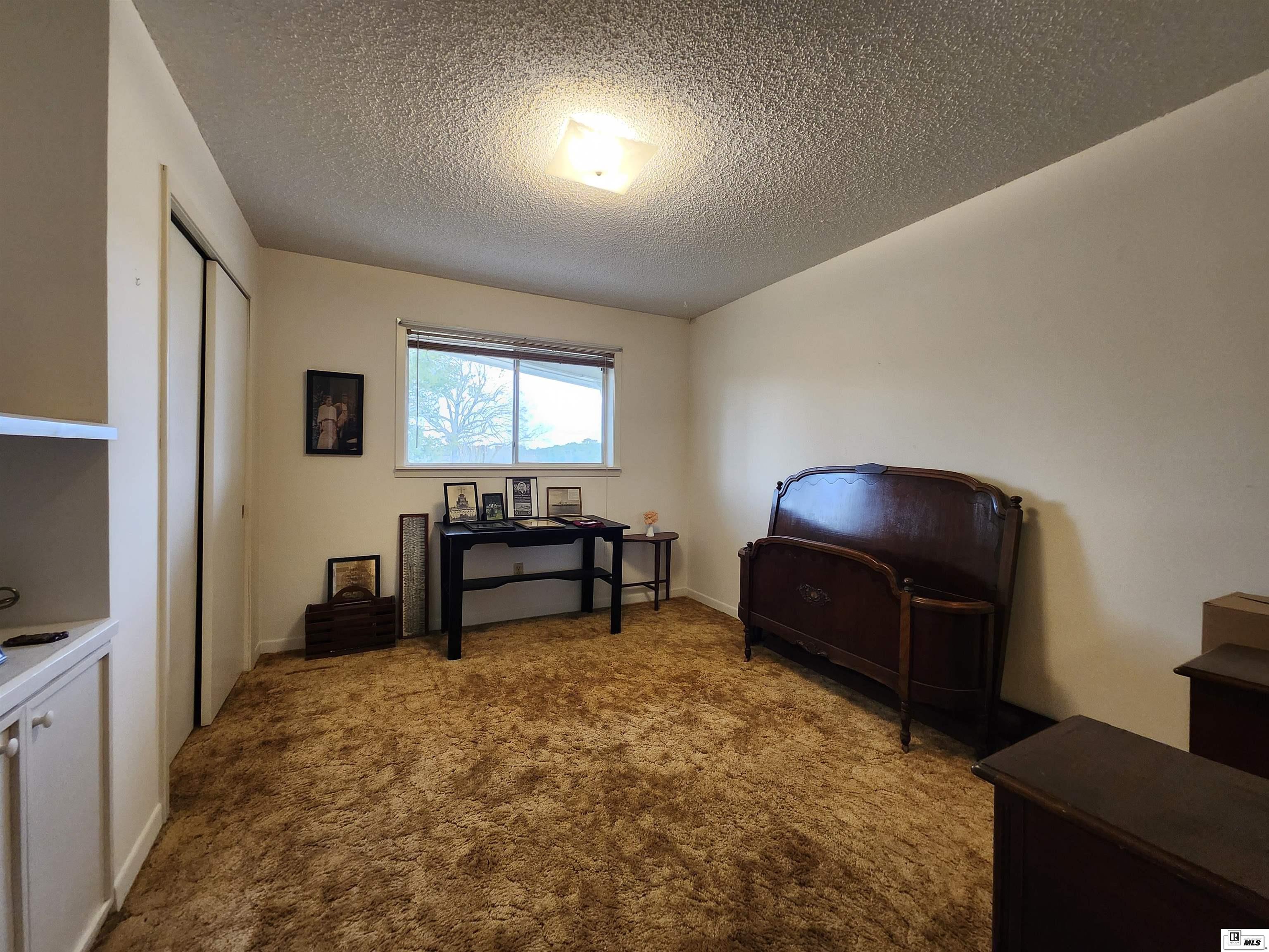 1241 Country Club Circle