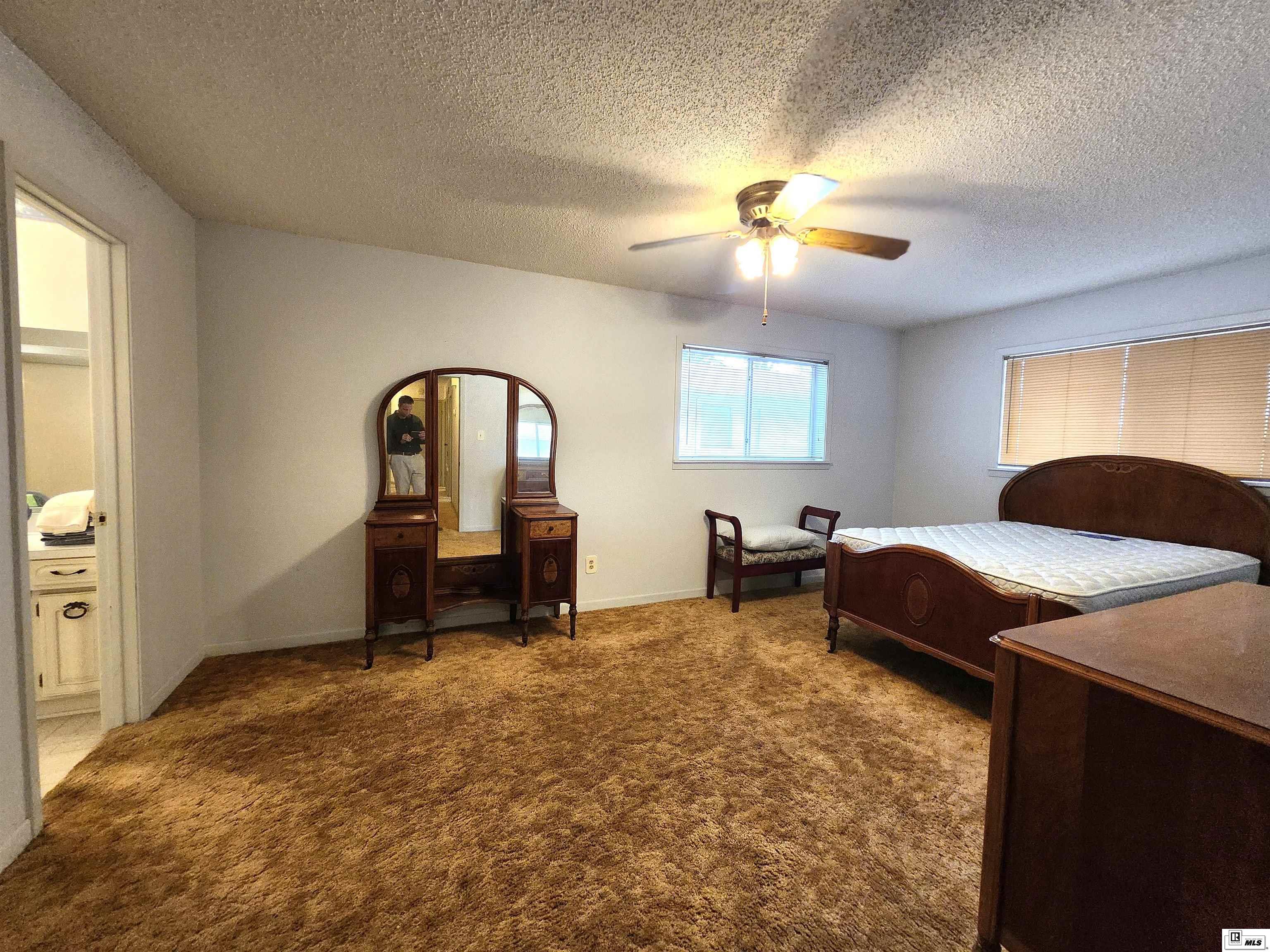 1241 Country Club Circle