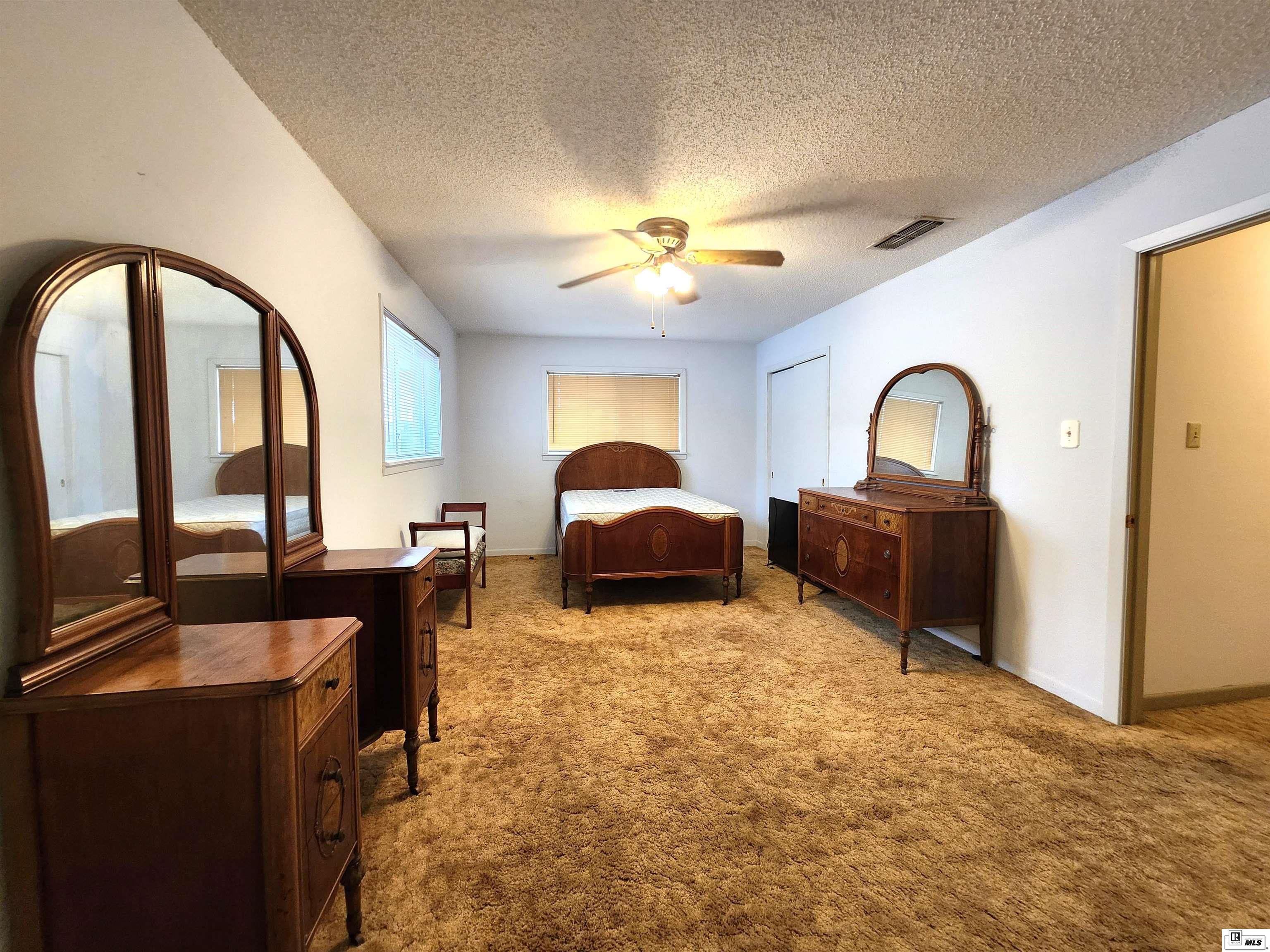 1241 Country Club Circle