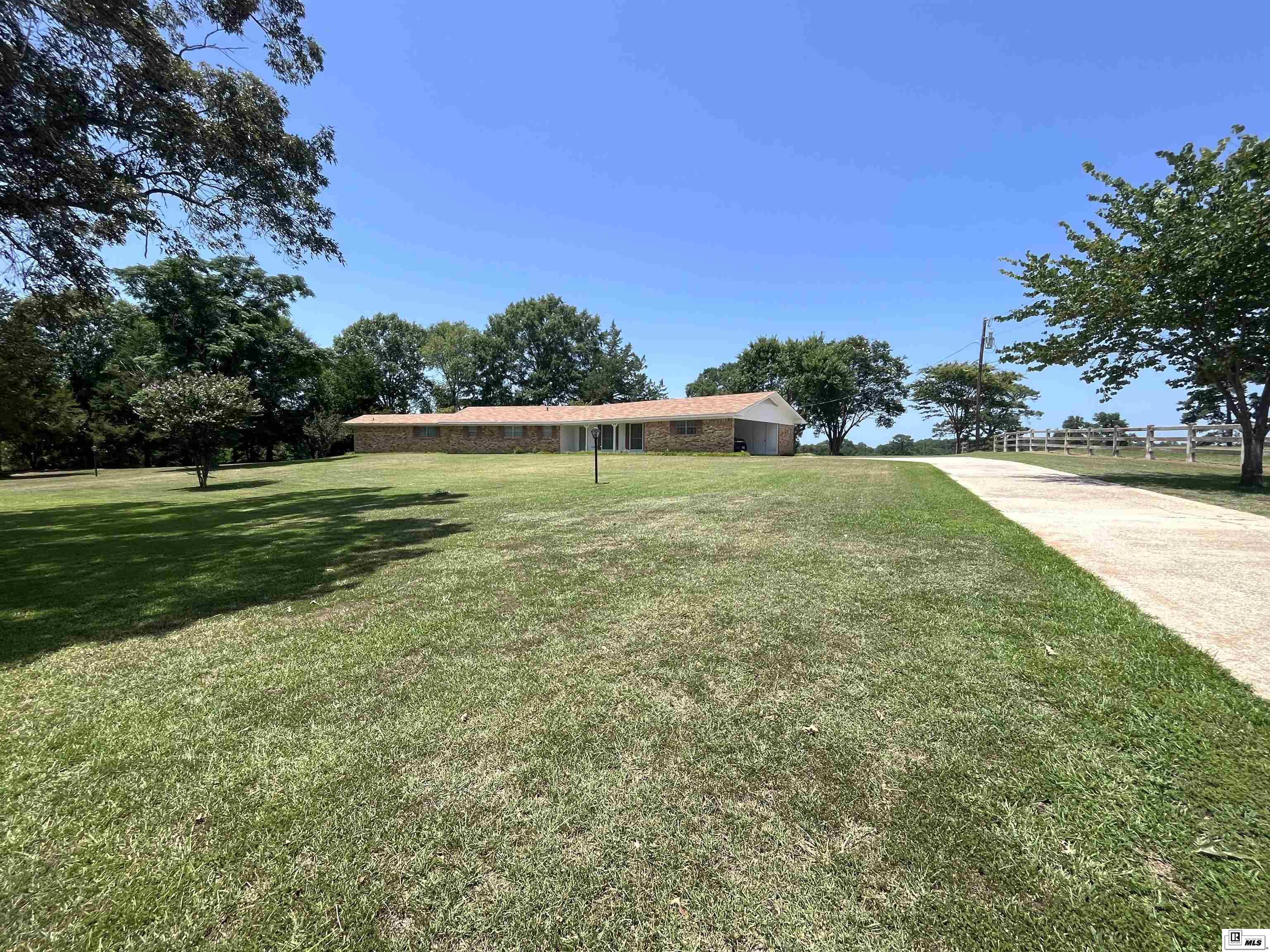 1241 Country Club Circle