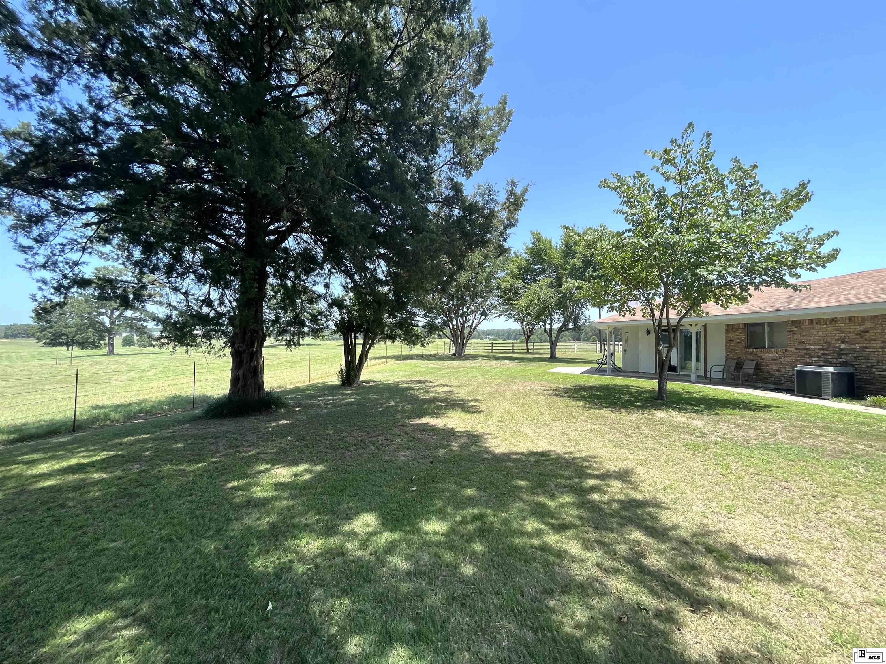 1241 Country Club Circle