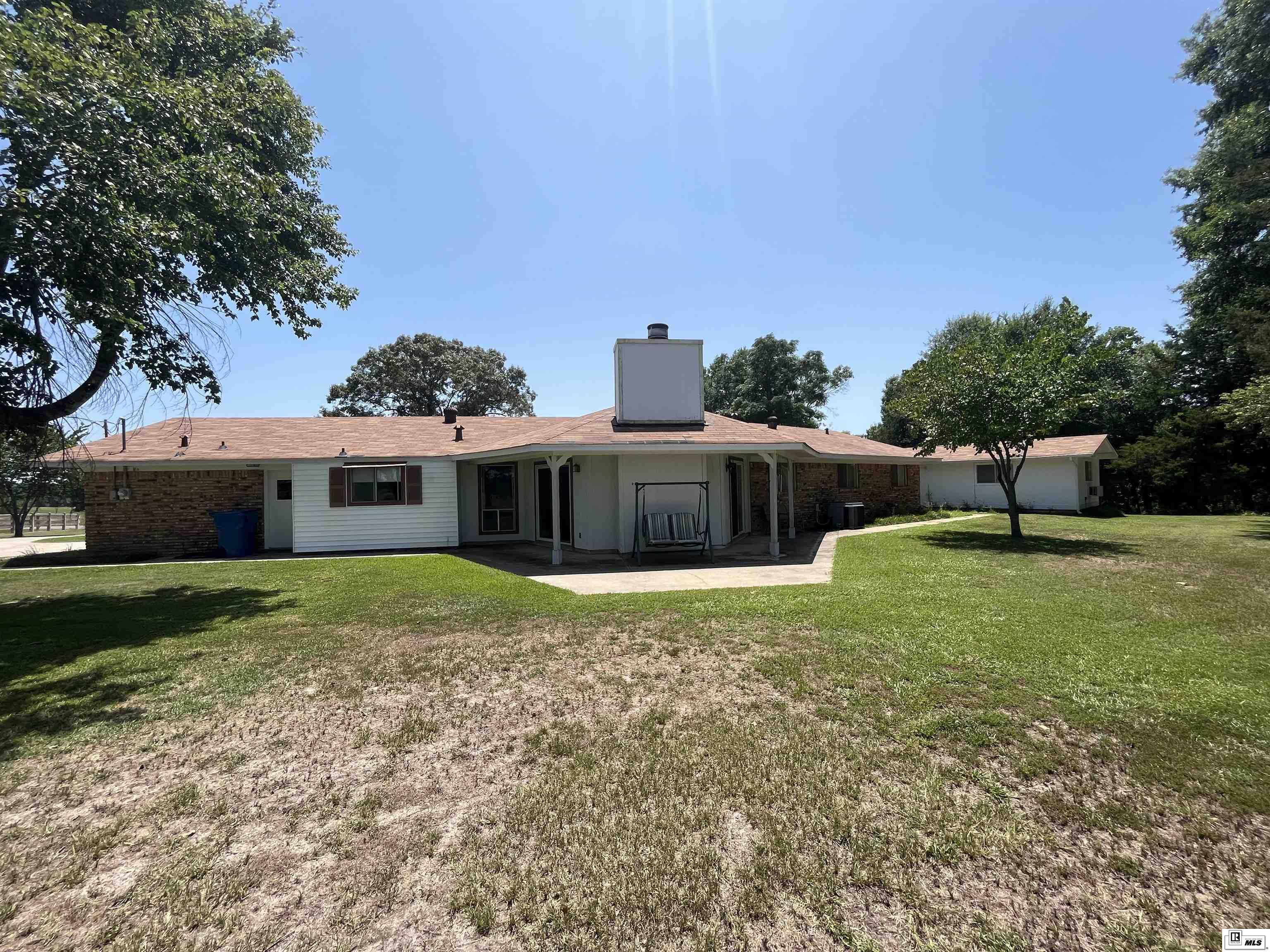 1241 Country Club Circle