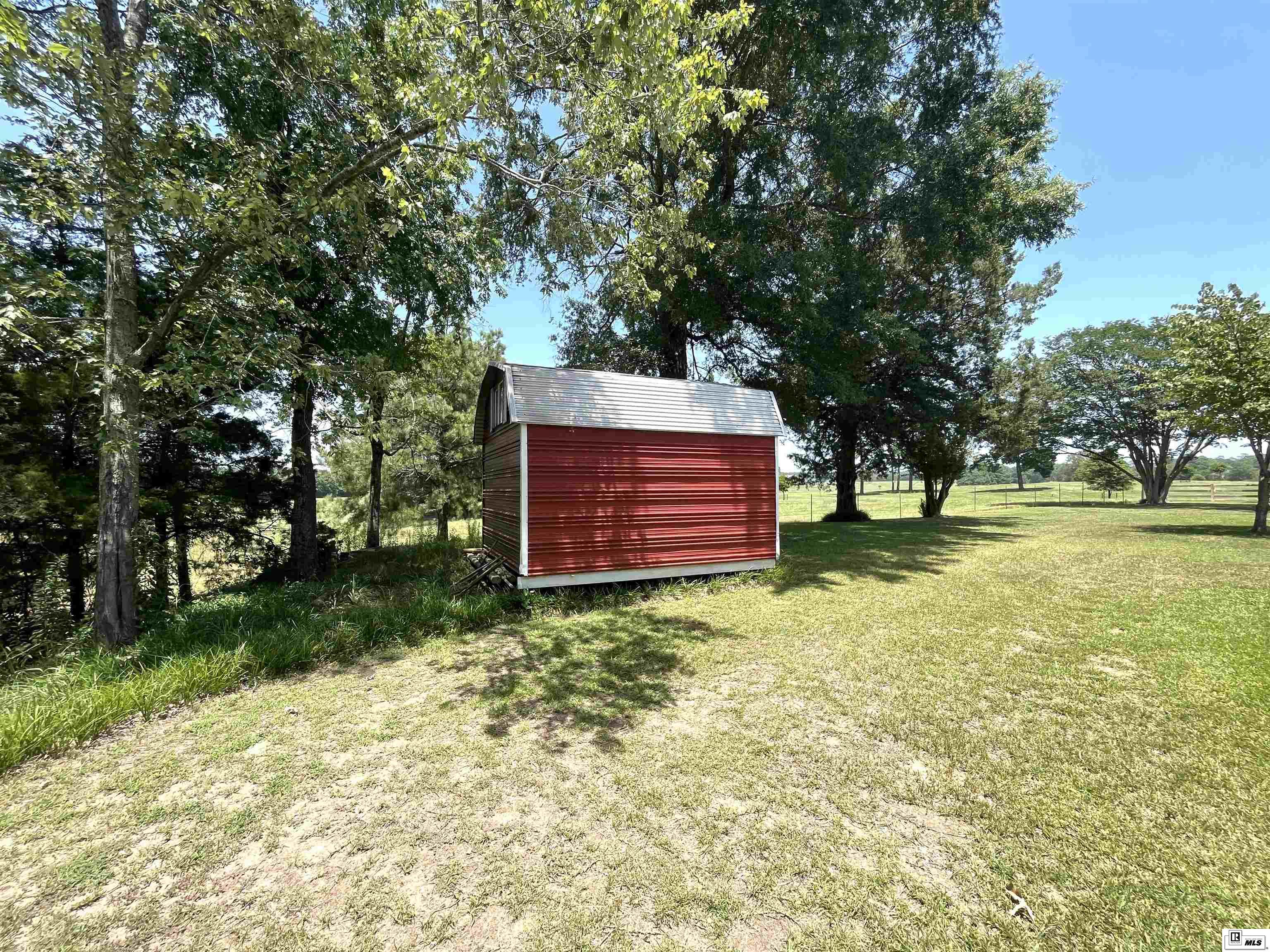 1241 Country Club Circle