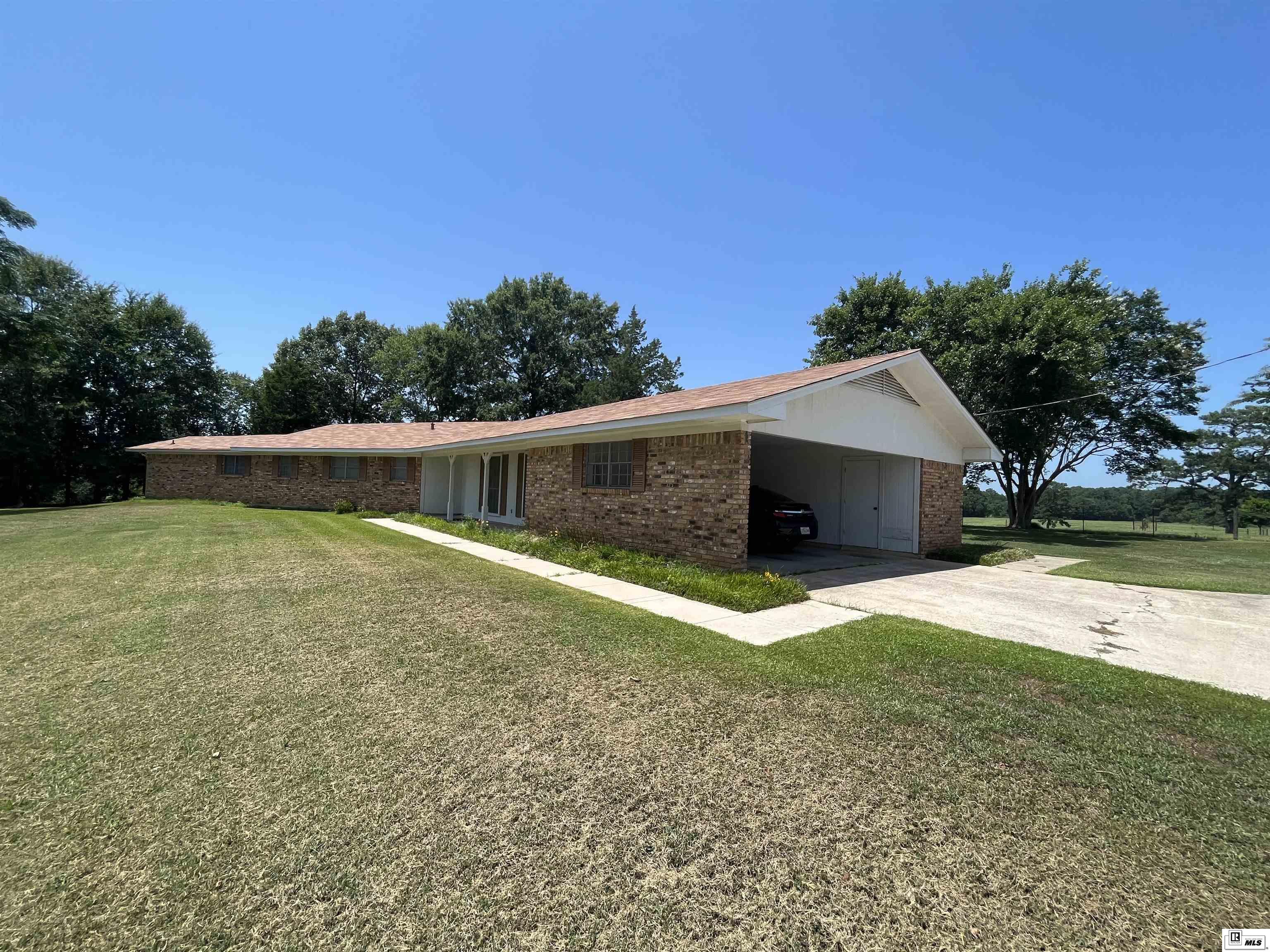 1241 Country Club Circle