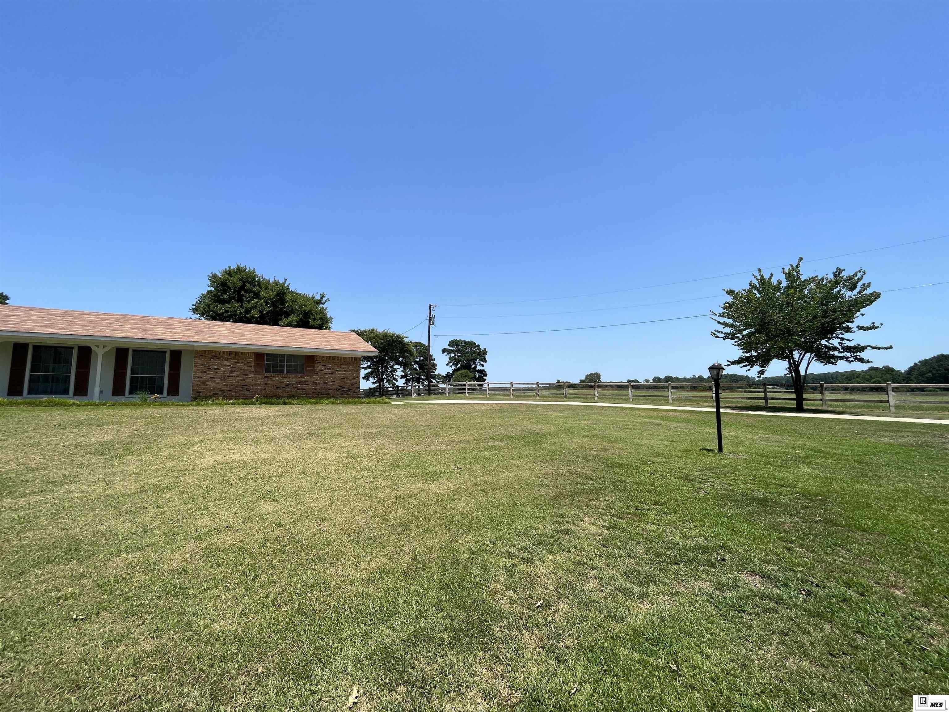 1241 Country Club Circle