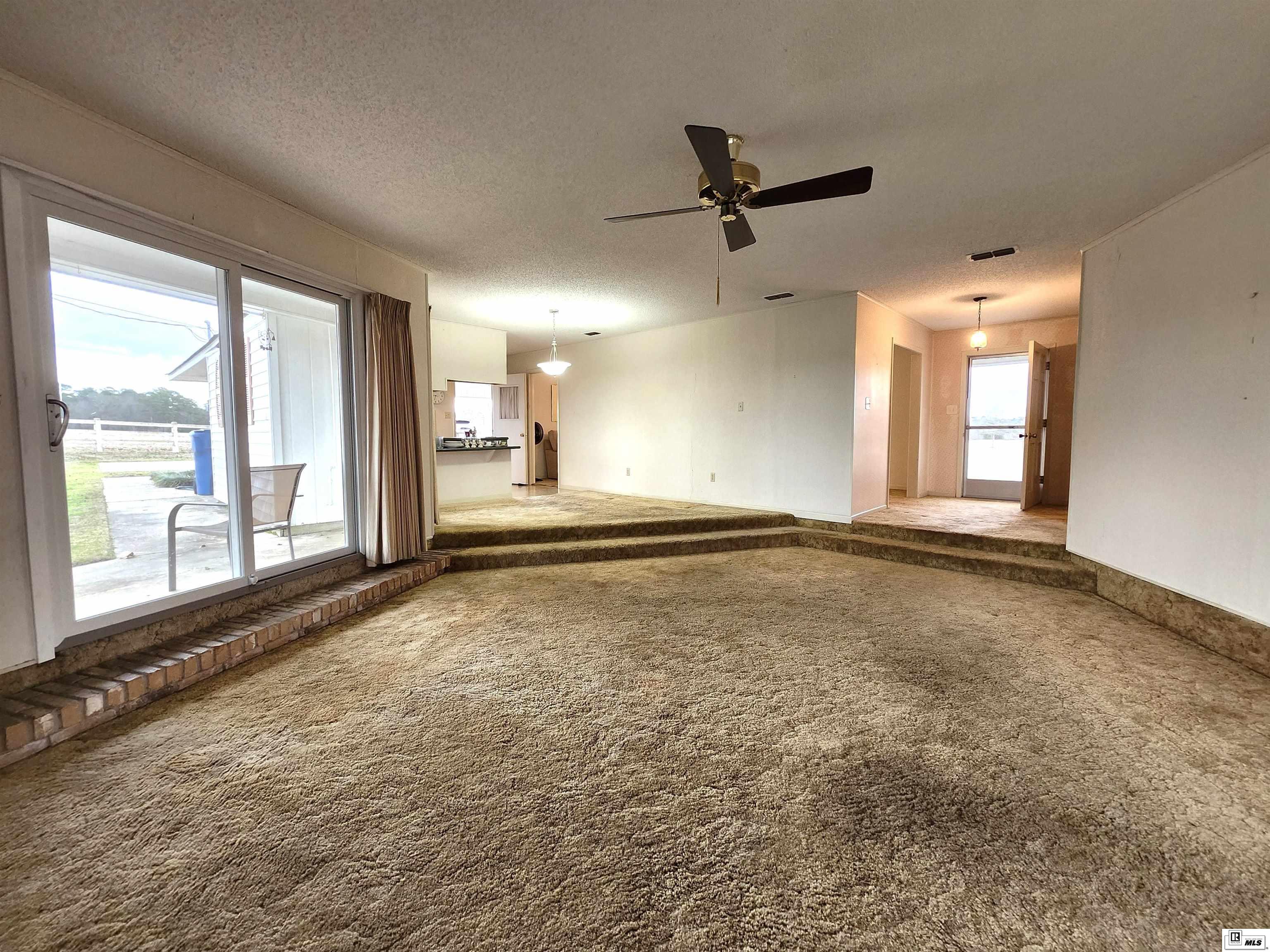 1241 Country Club Circle