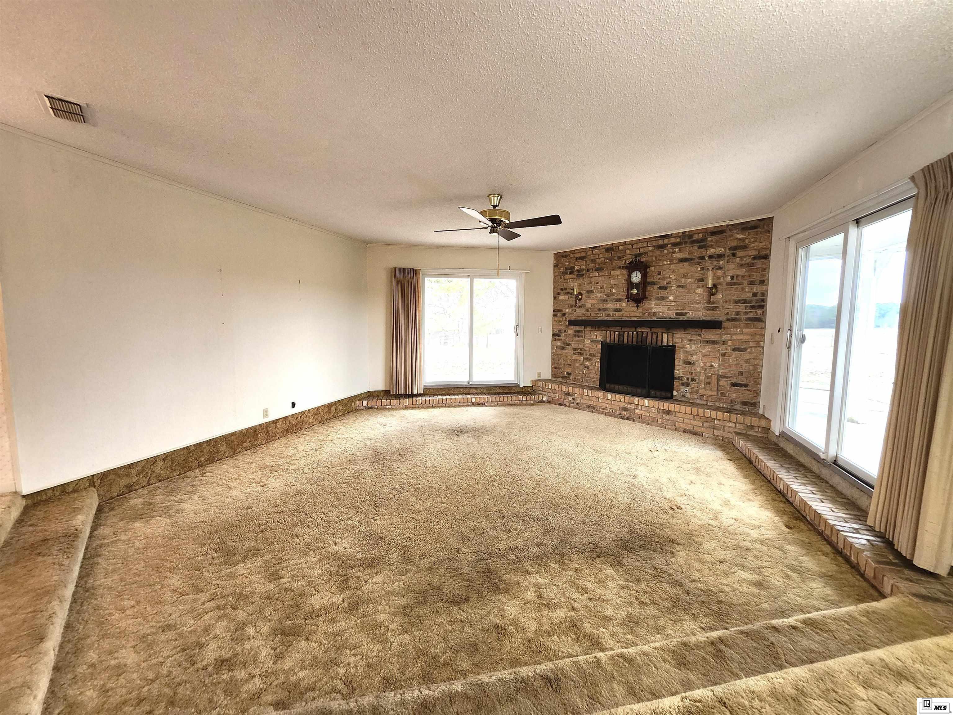 1241 Country Club Circle