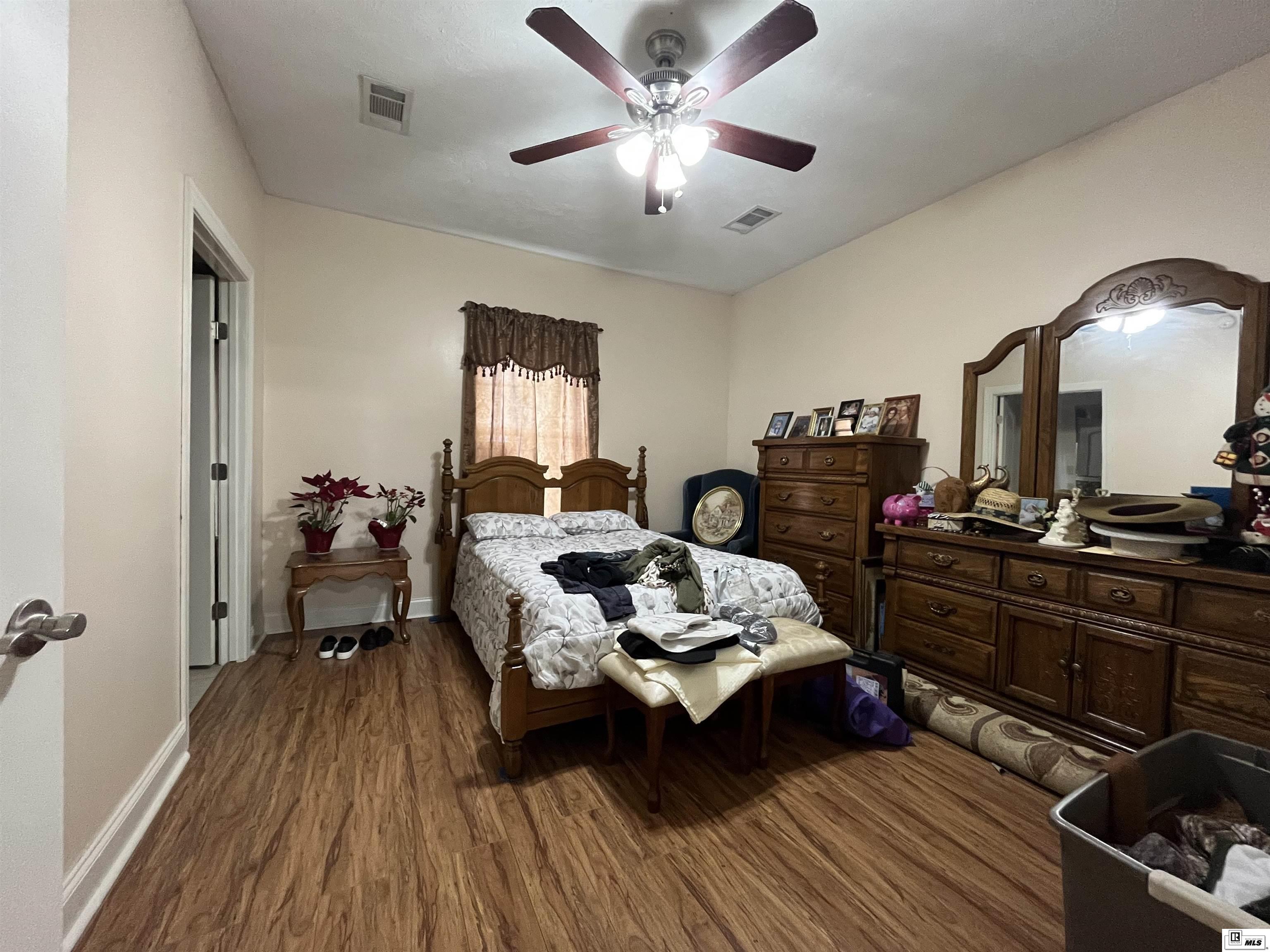 6561 Highway 133