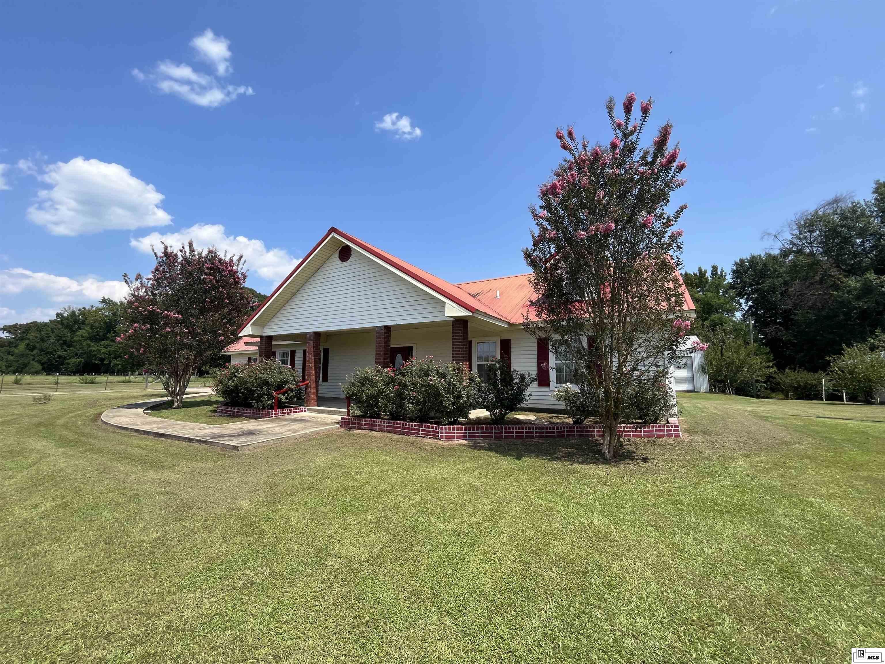 6561 Highway 133