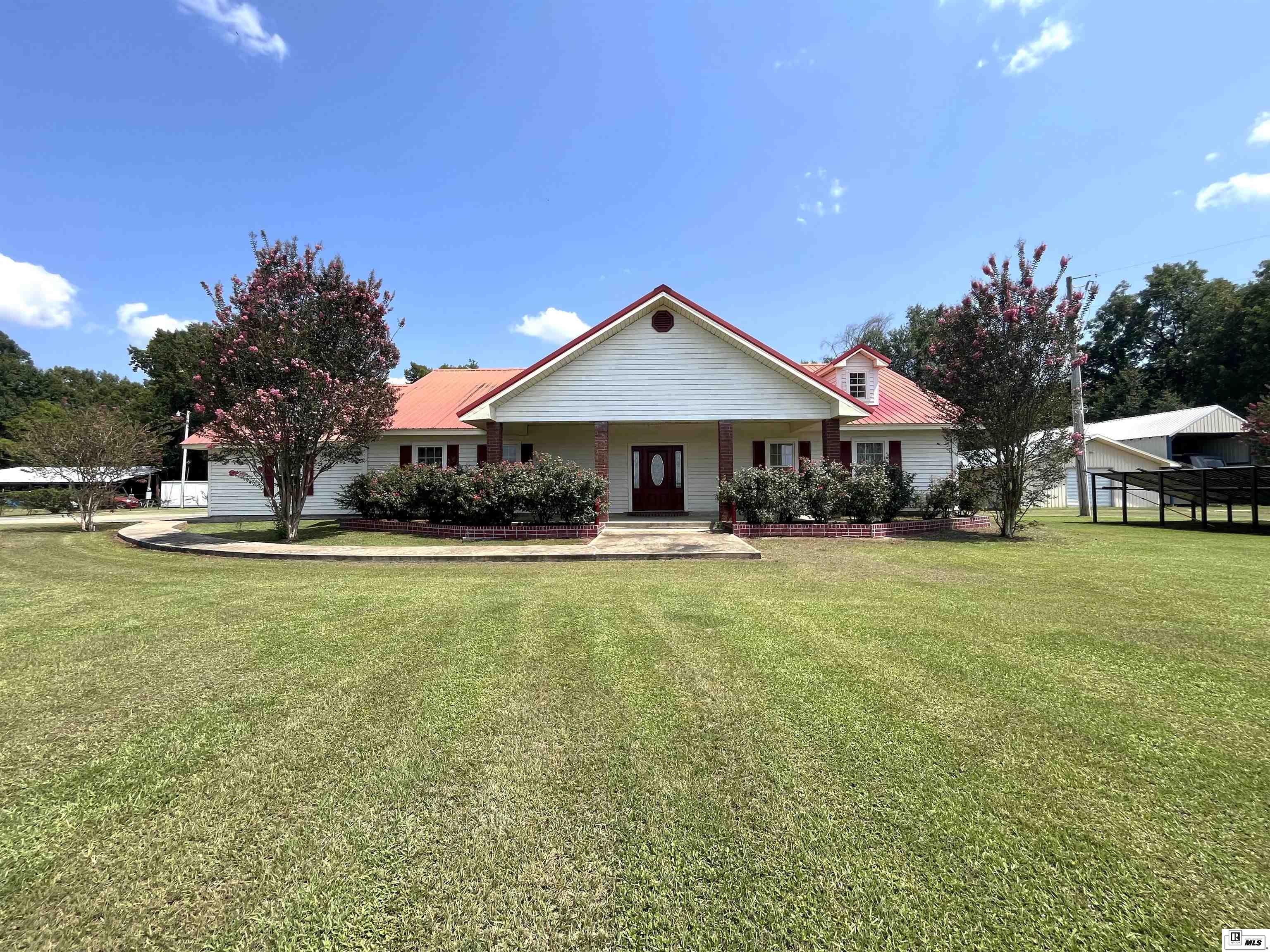 6561 Highway 133
