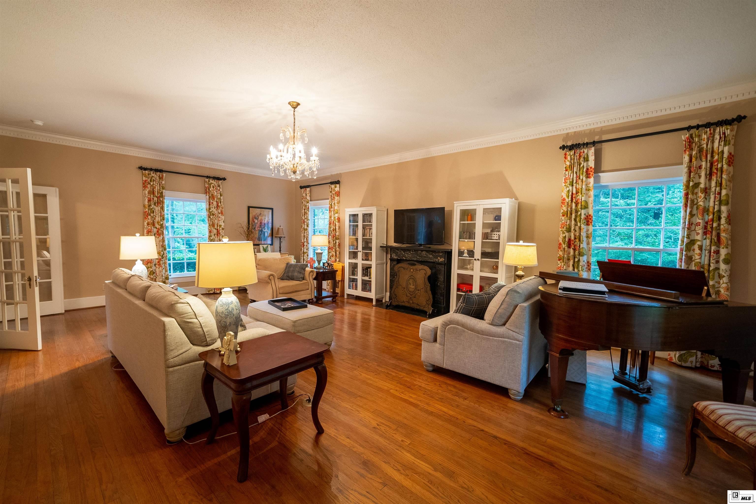 206 Chautauqua Road