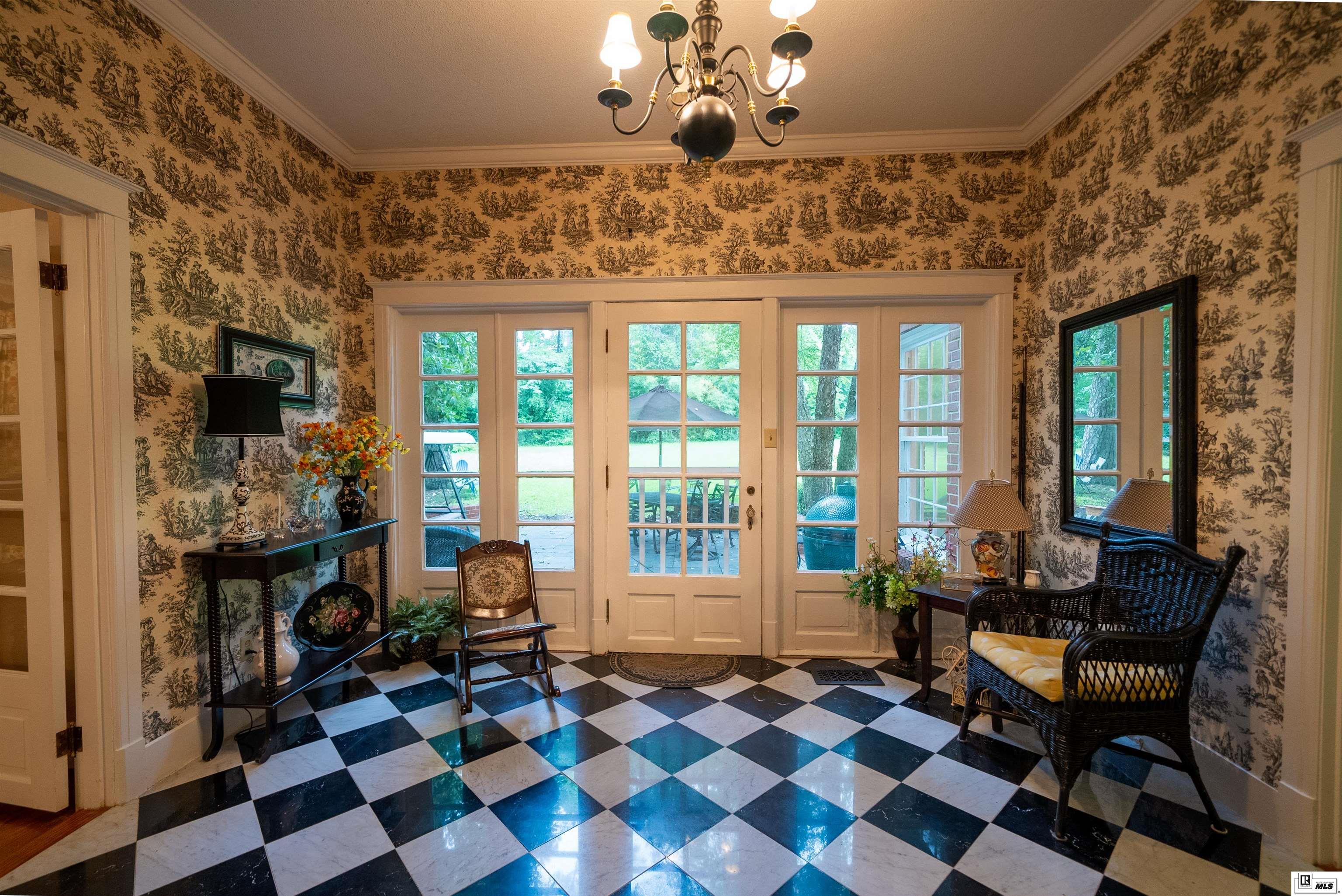 206 Chautauqua Road