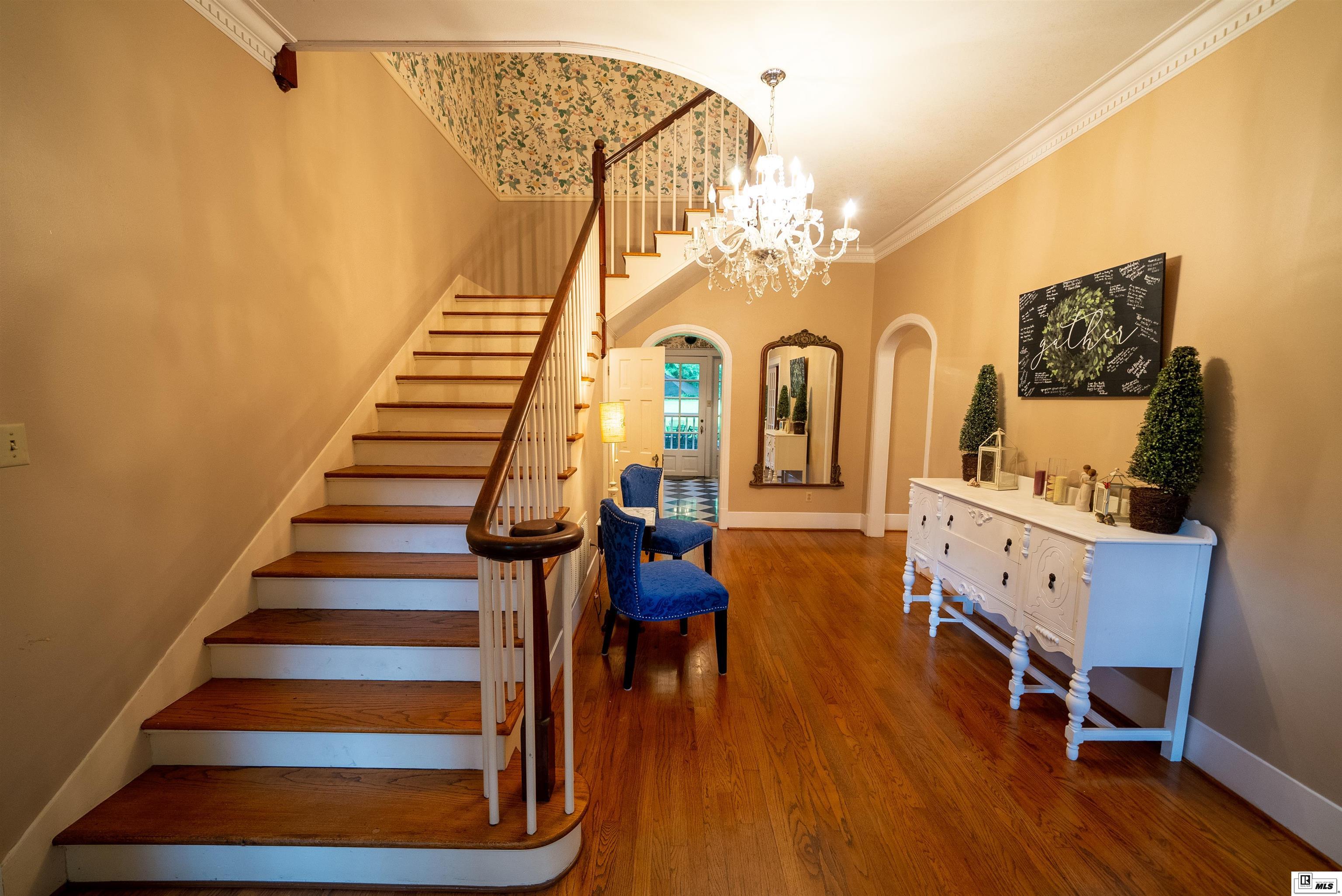 206 Chautauqua Road